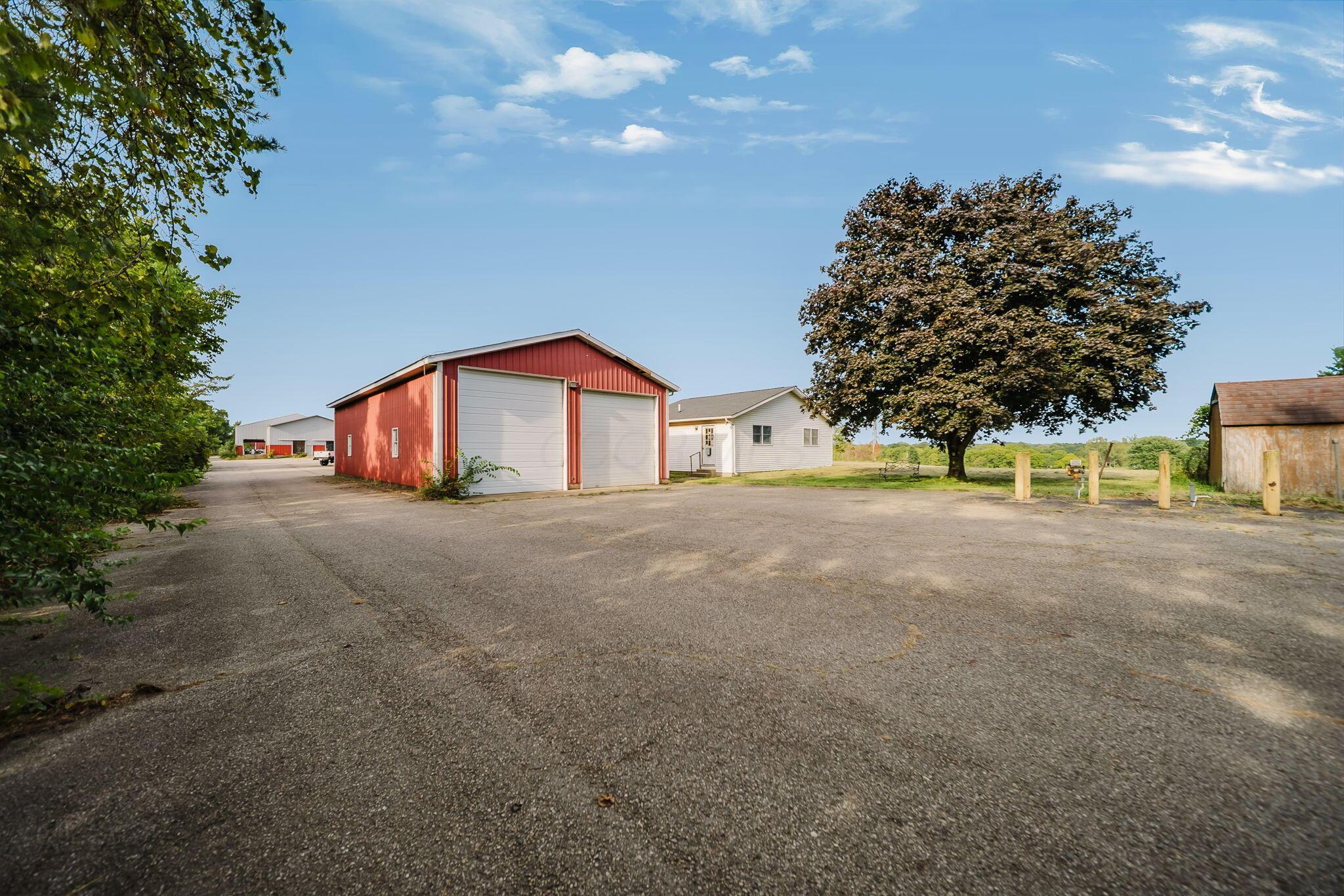 226034859 Property Photo 19