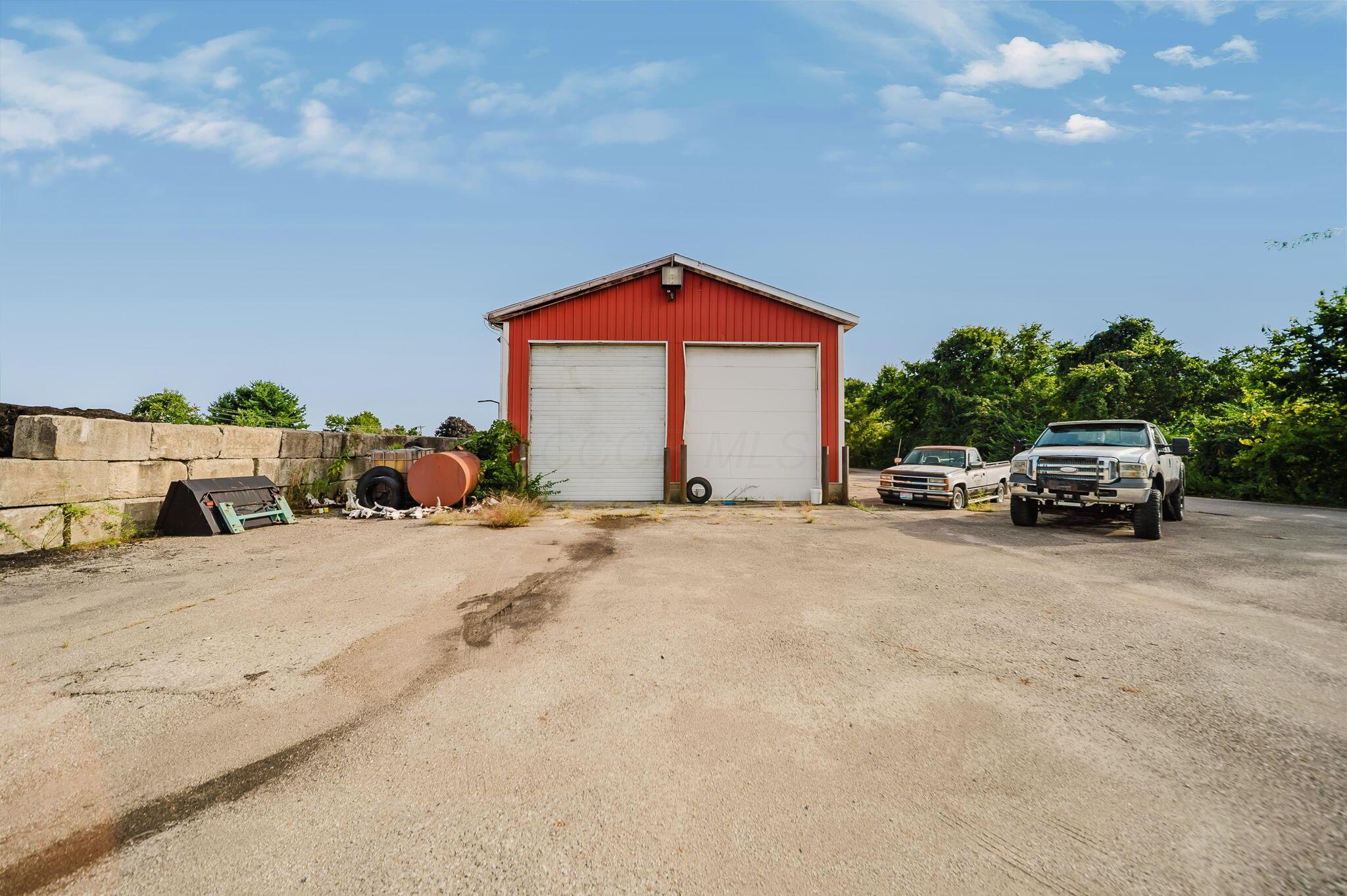 226034859 Property Photo 25
