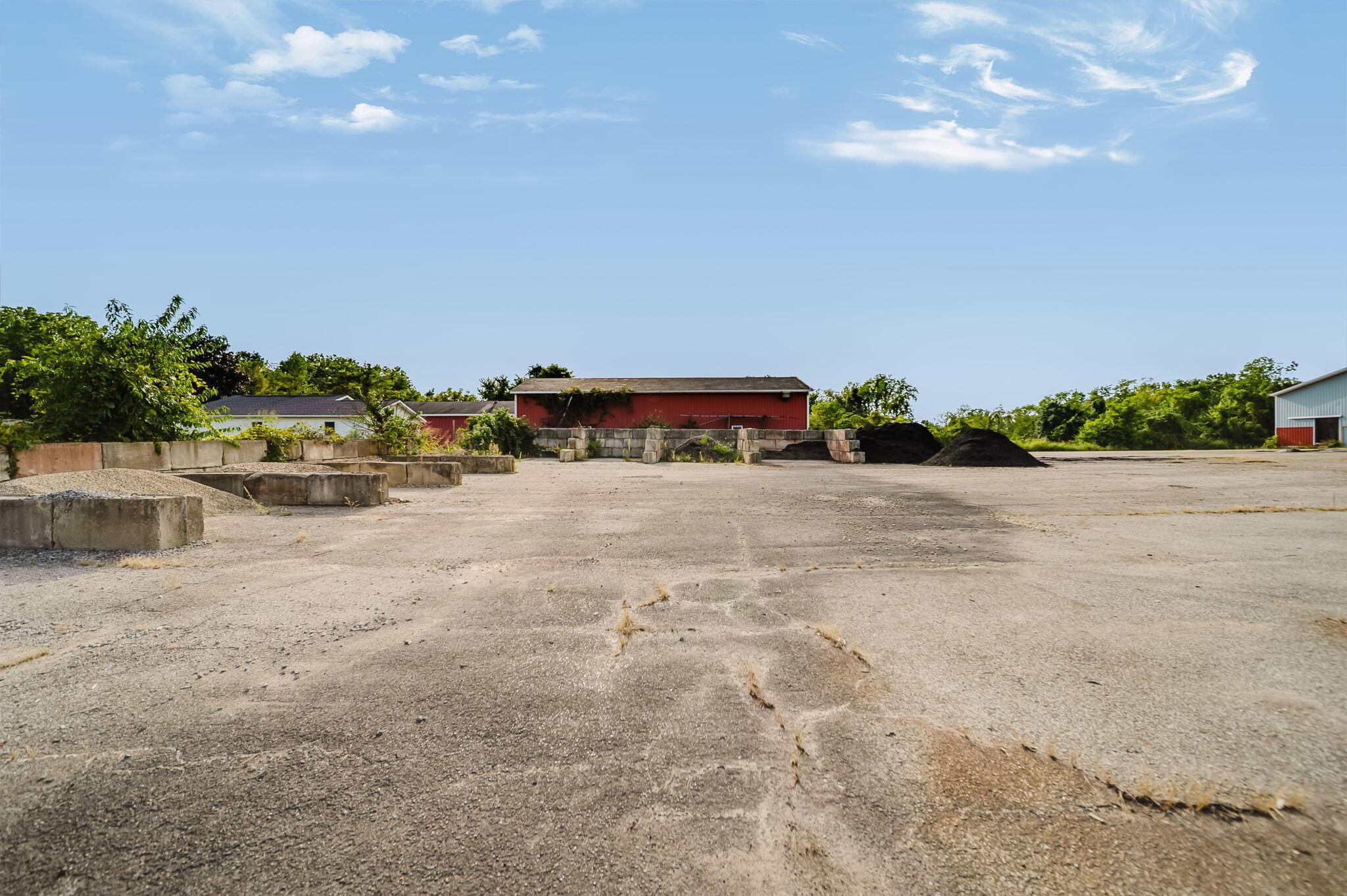 226034859 Property Photo 29