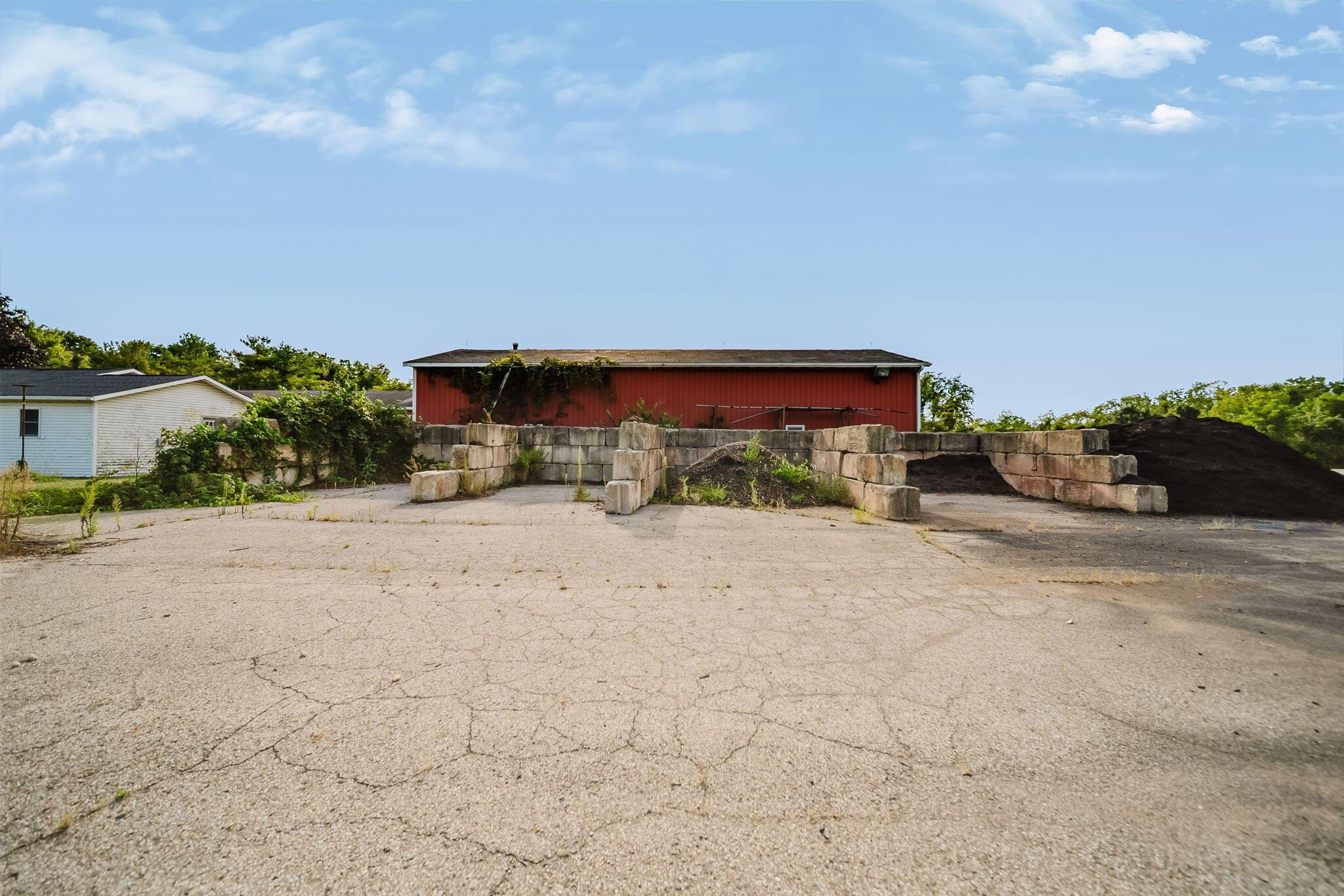 226034859 Property Photo 31