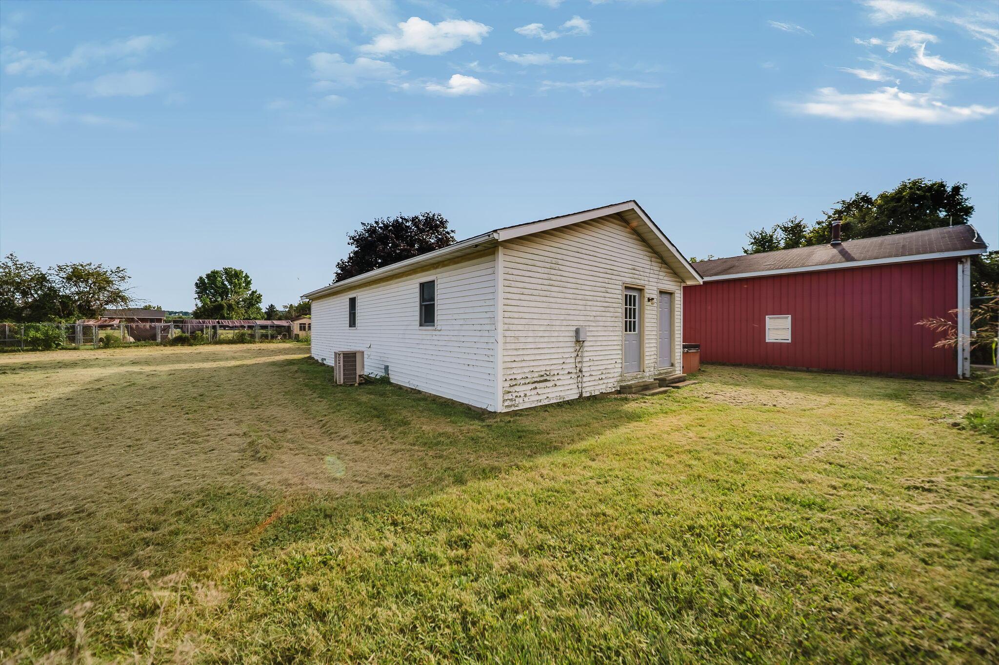 226034859 Property Photo 33
