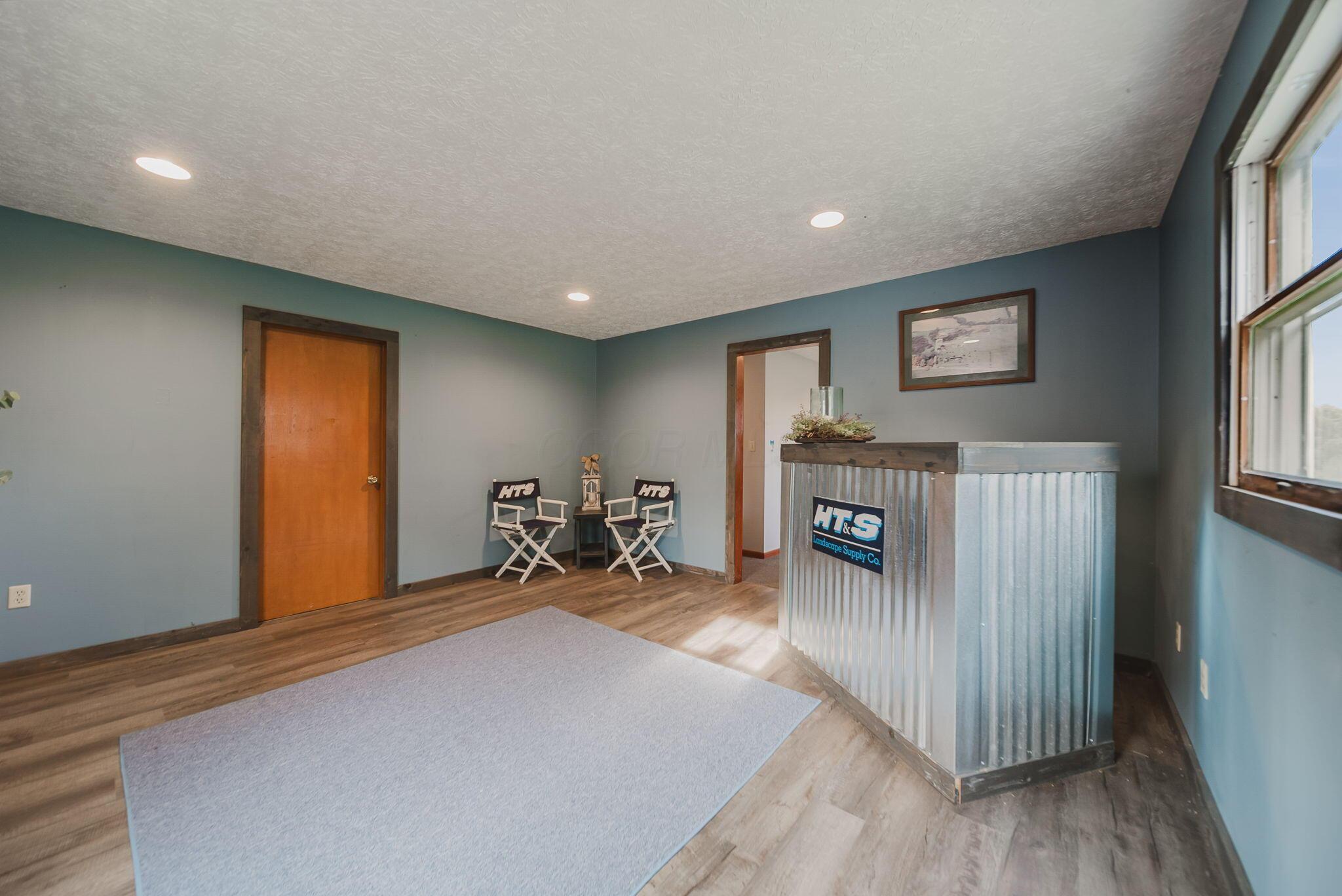 226034859 Property Photo 37
