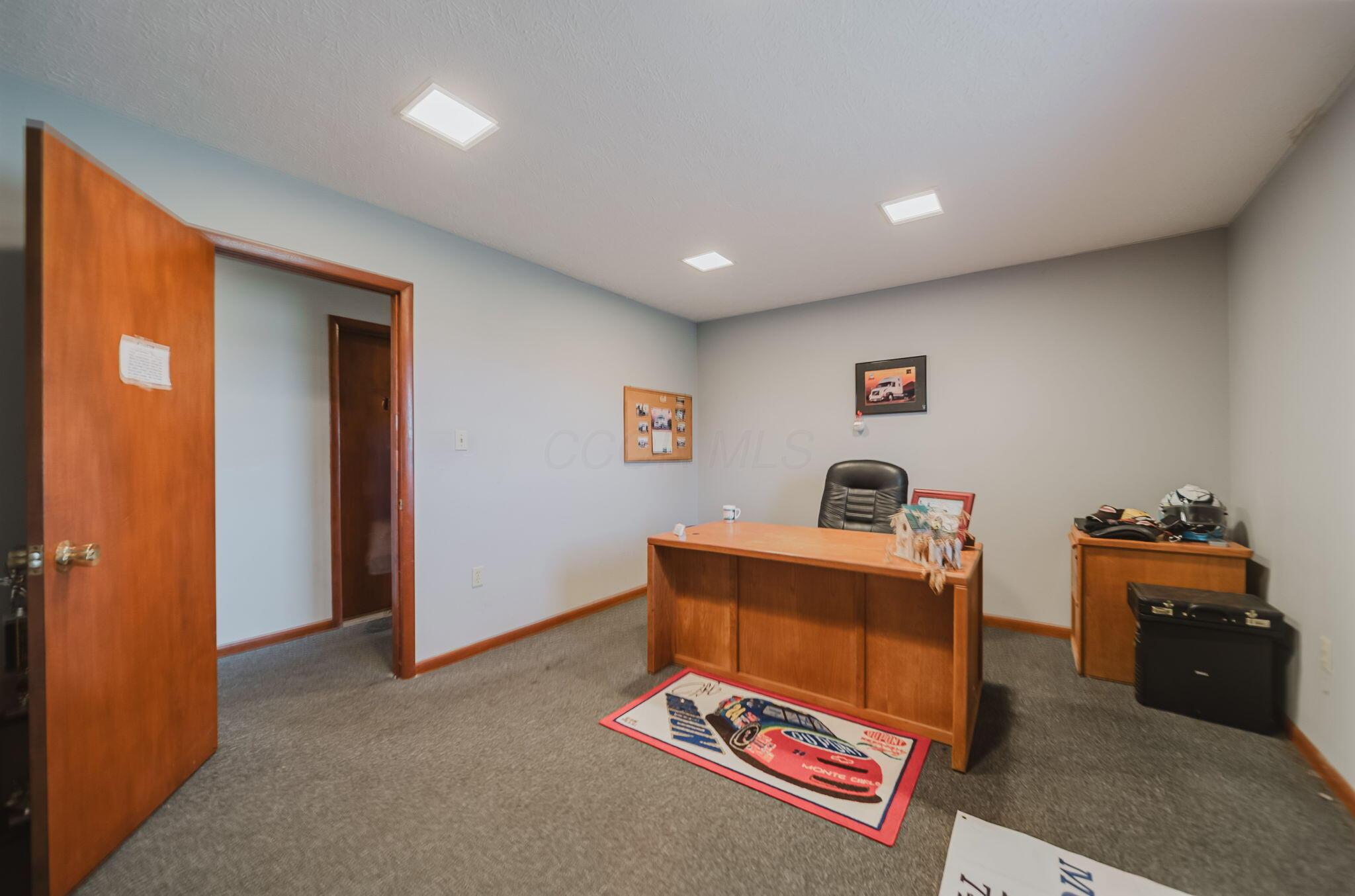 226034859 Property Photo 46