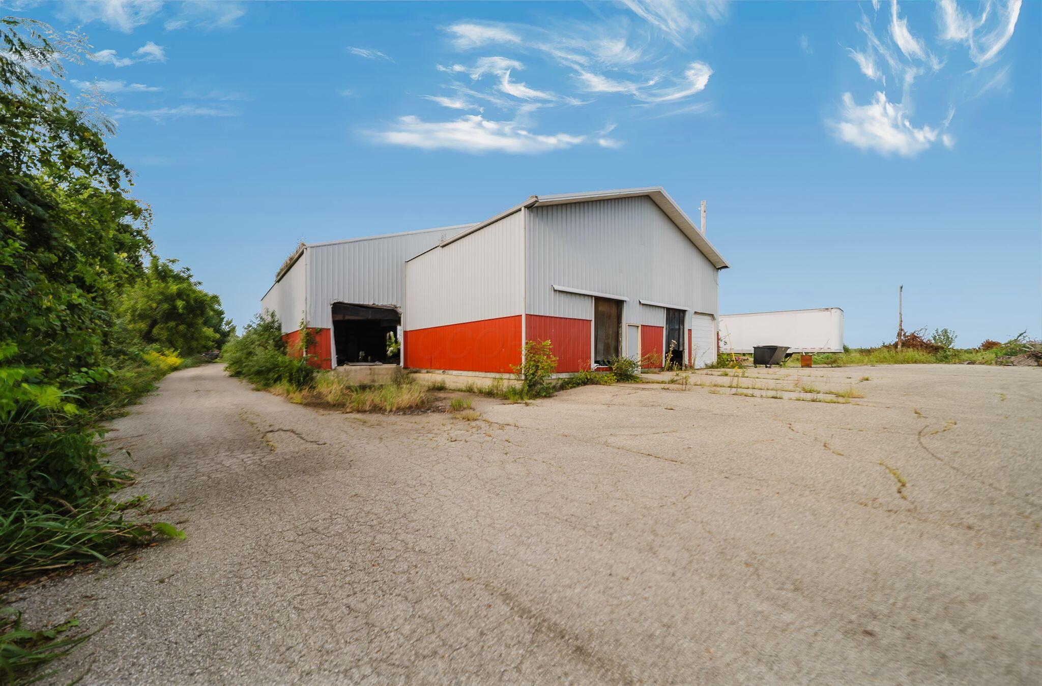 226034859 Property Photo 54