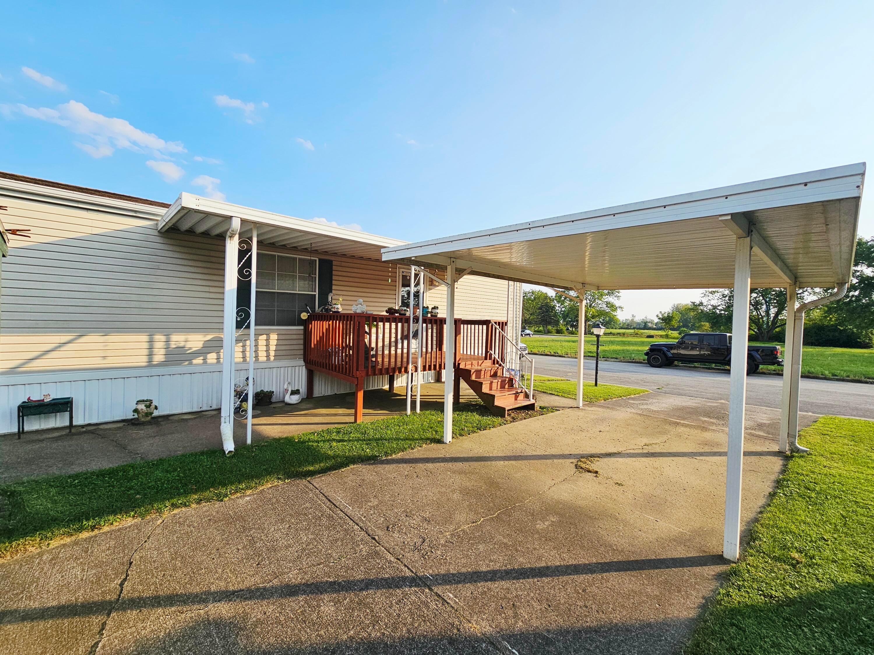 678 Robinson Road Se Property Photo 4