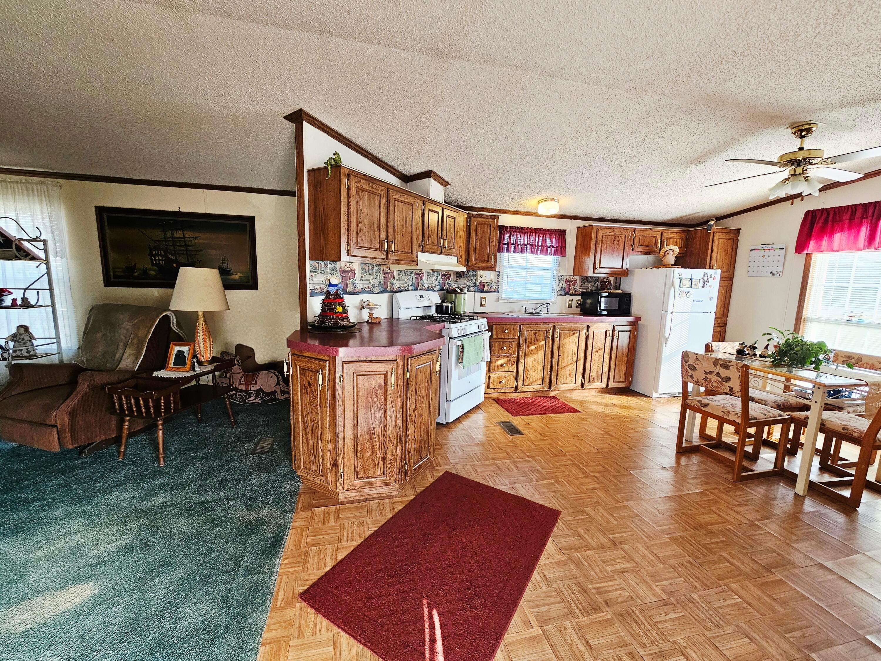 678 Robinson Road Se Property Photo 12