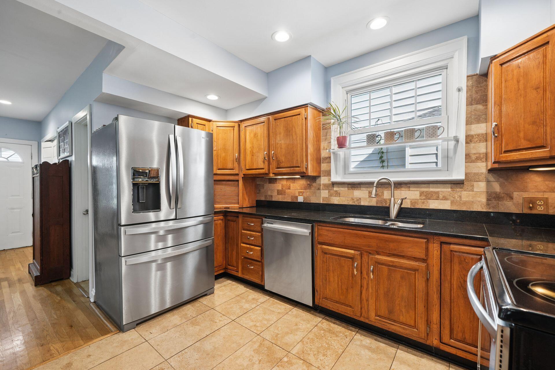755 S Roosevelt Avenue Property Photo 19