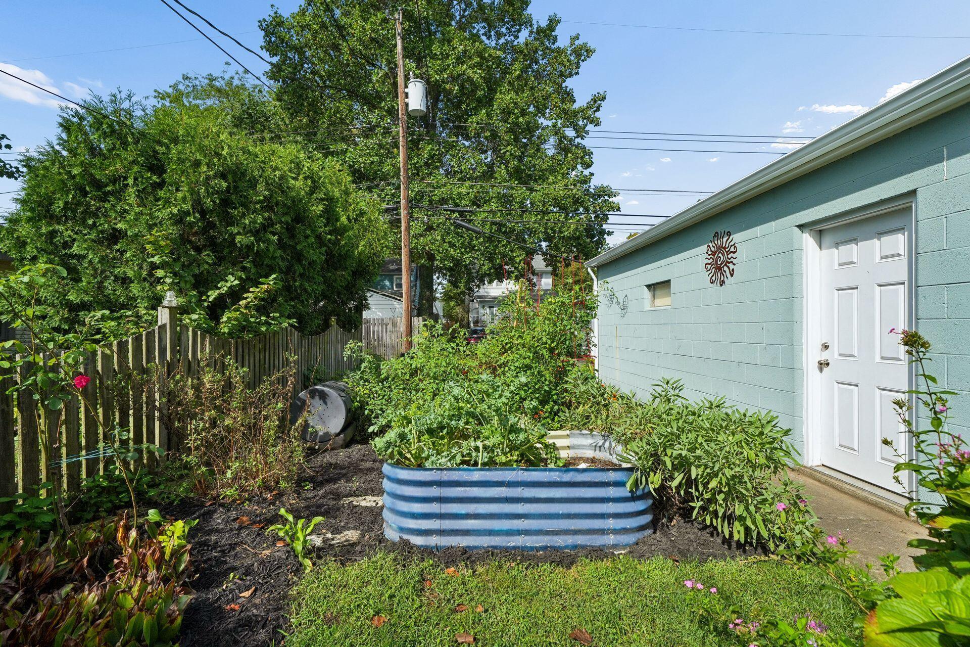 755 S Roosevelt Avenue Property Photo 64