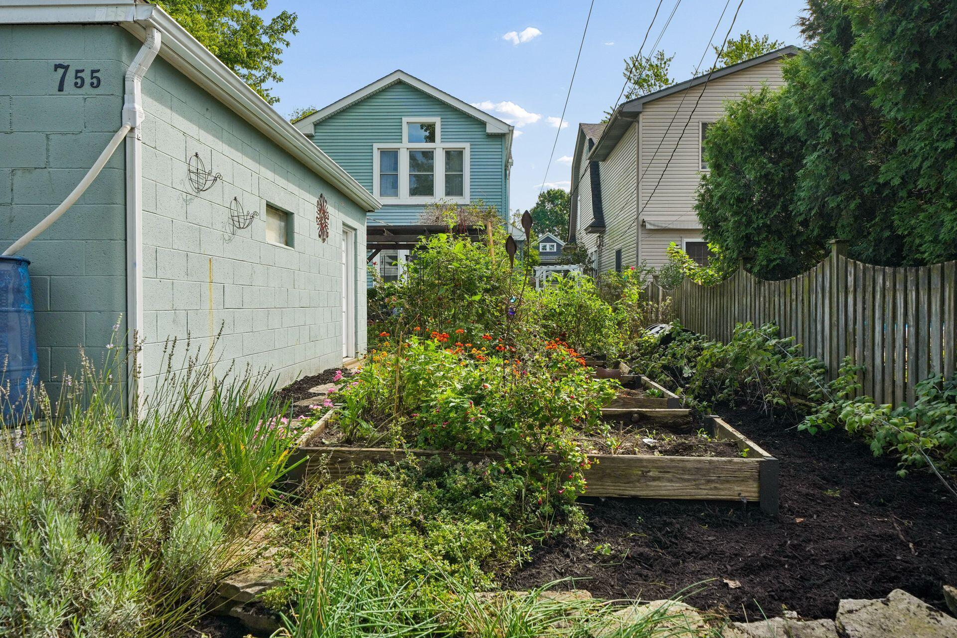 755 S Roosevelt Avenue Property Photo 65