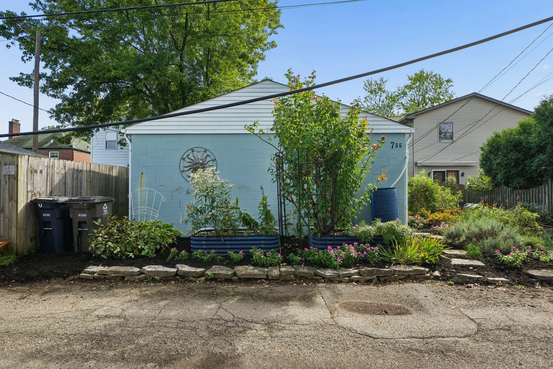 755 S Roosevelt Avenue Property Photo 67