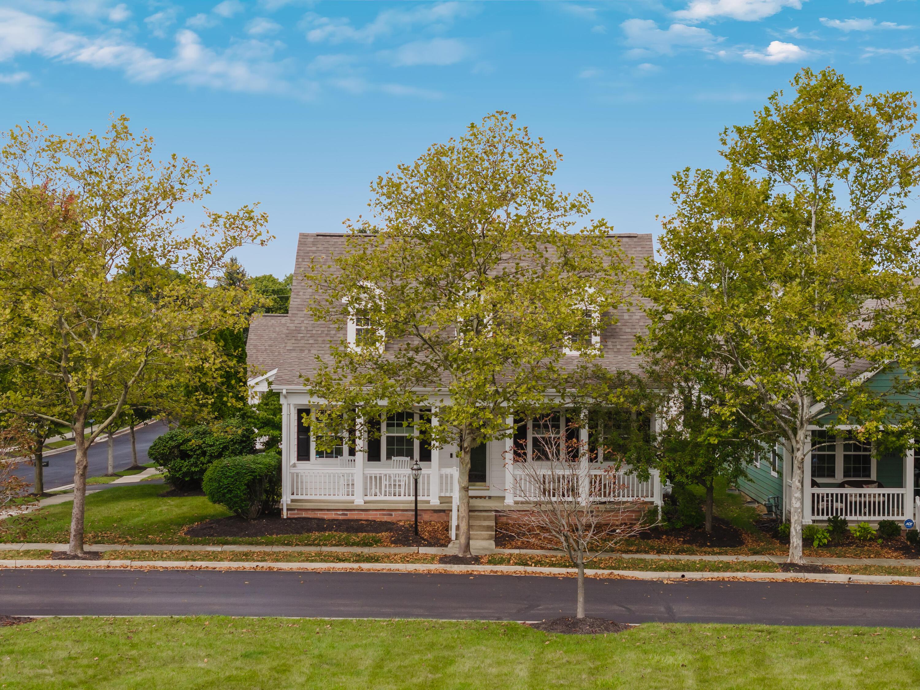 7677 Scioto Ridge Drive Property Photo 1