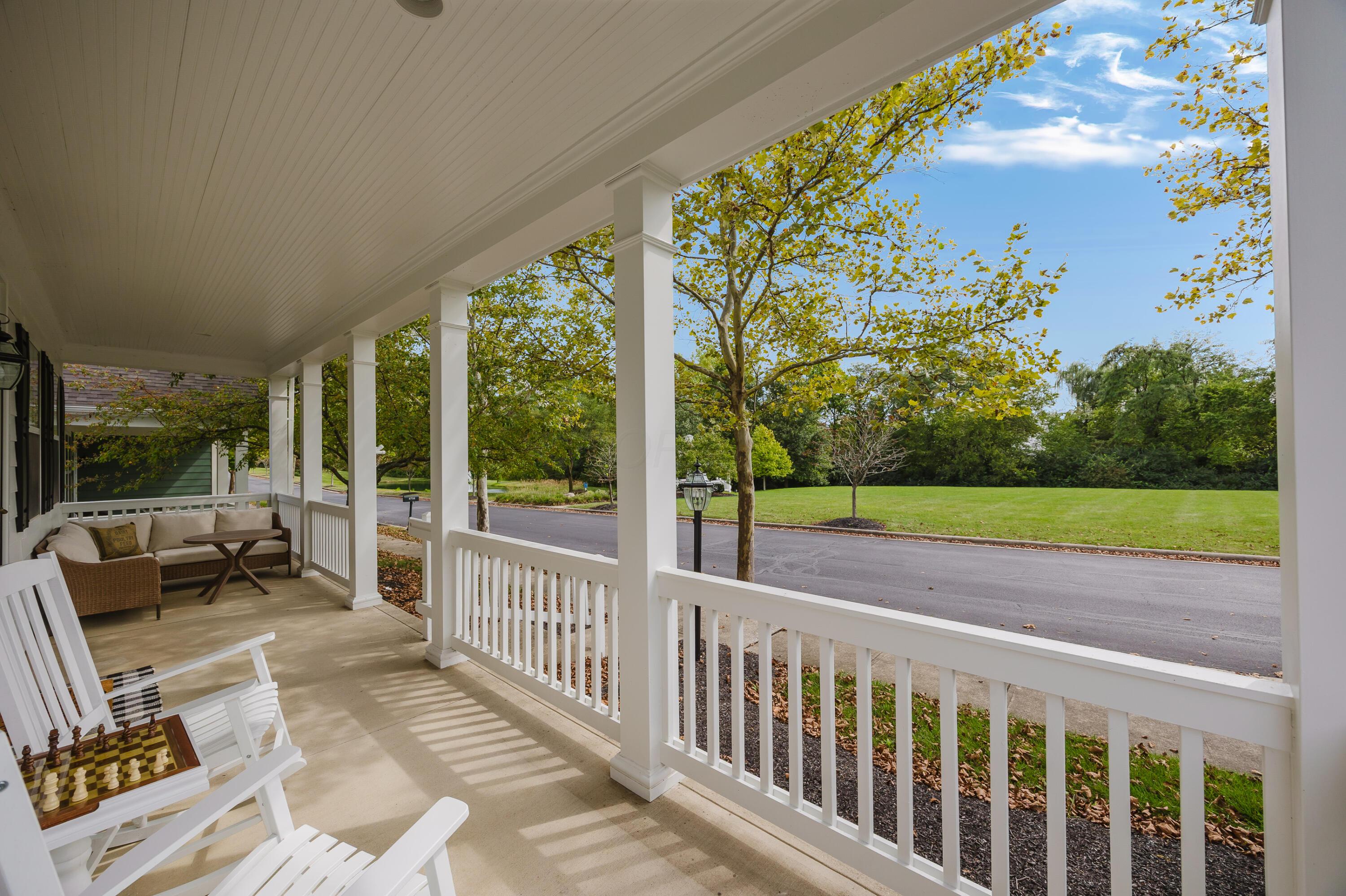 7677 Scioto Ridge Drive Property Photo 9
