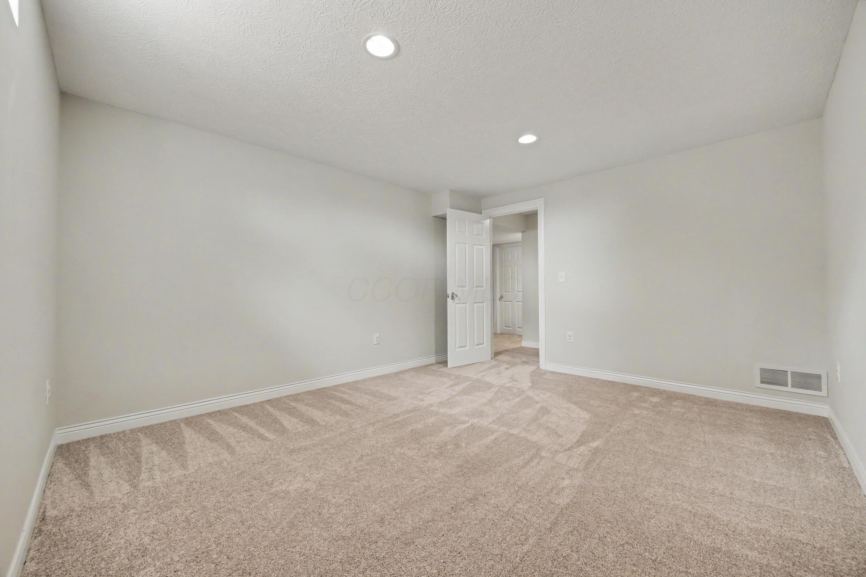 7677 Scioto Ridge Drive Property Photo 72