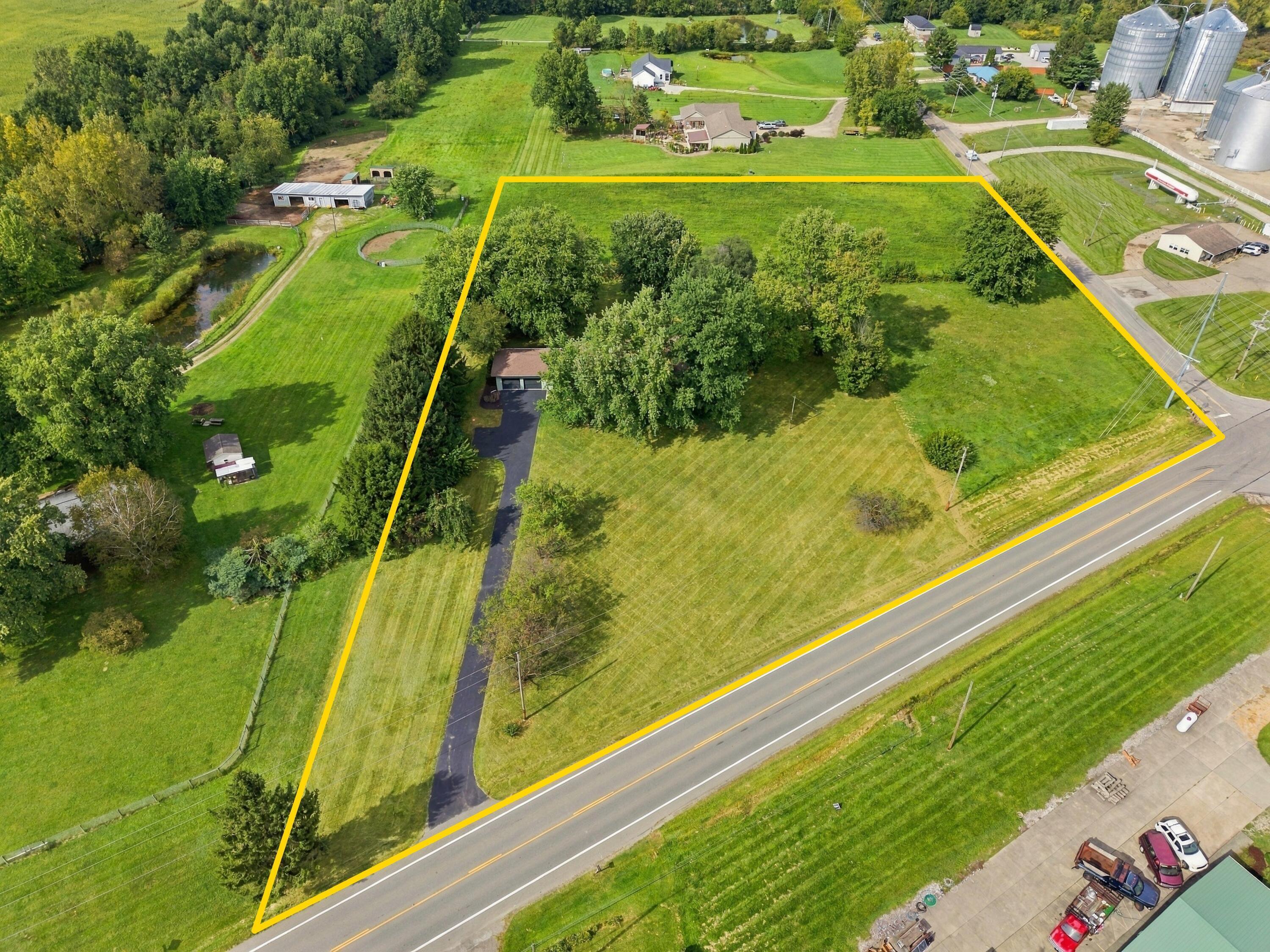 7826 Johnstown Utica Road Property Photo 2