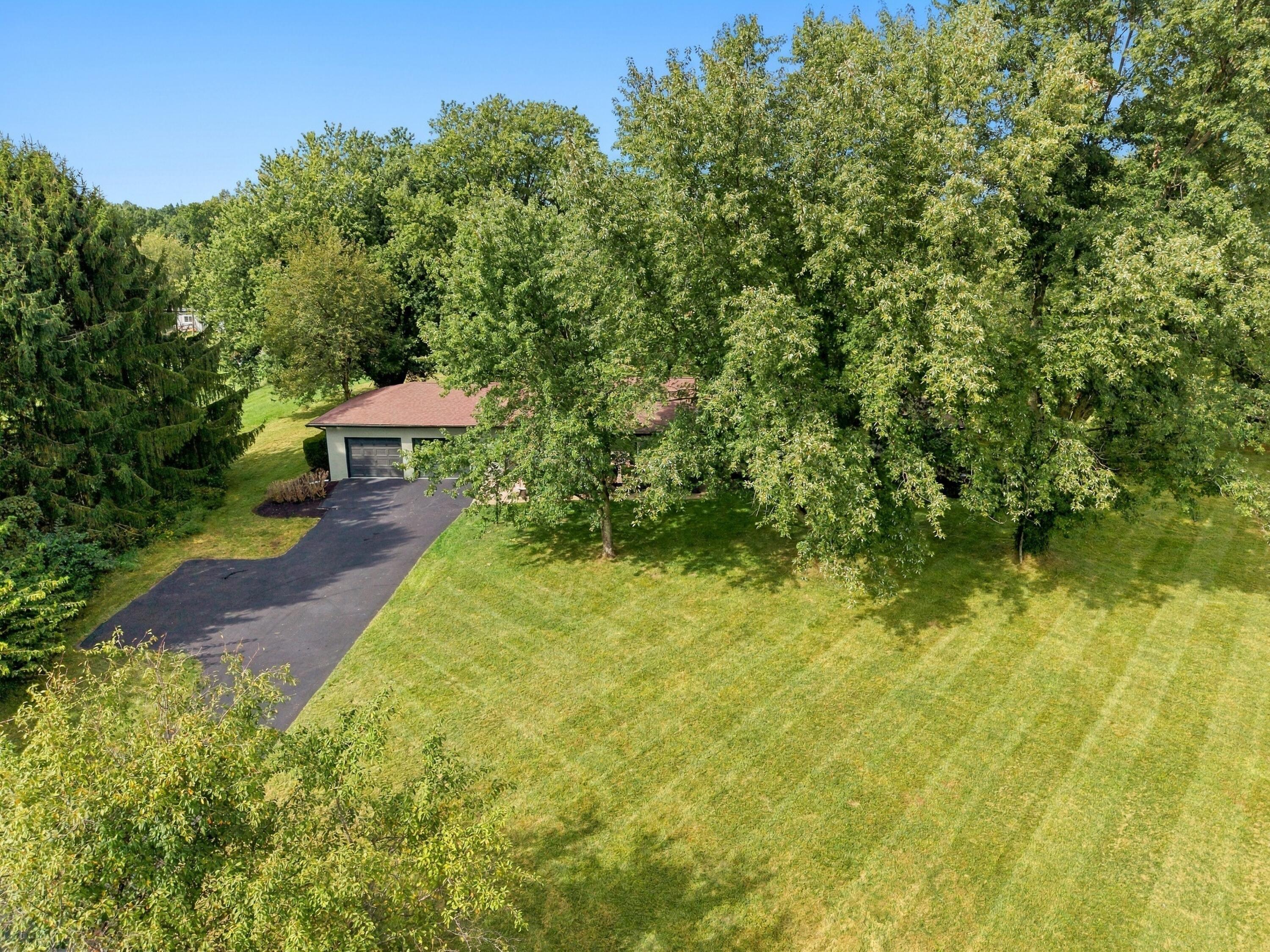 7826 Johnstown Utica Road Property Photo 3