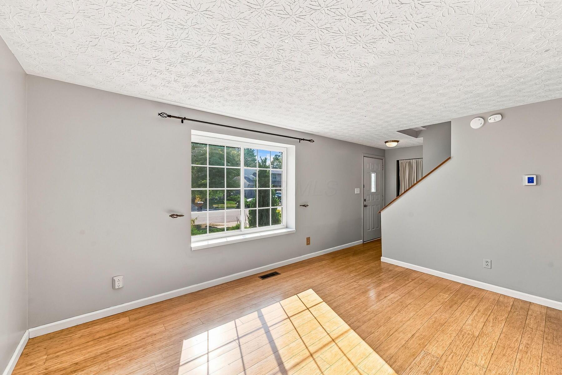 8749 Scarsdale Boulevard Property Photo 7