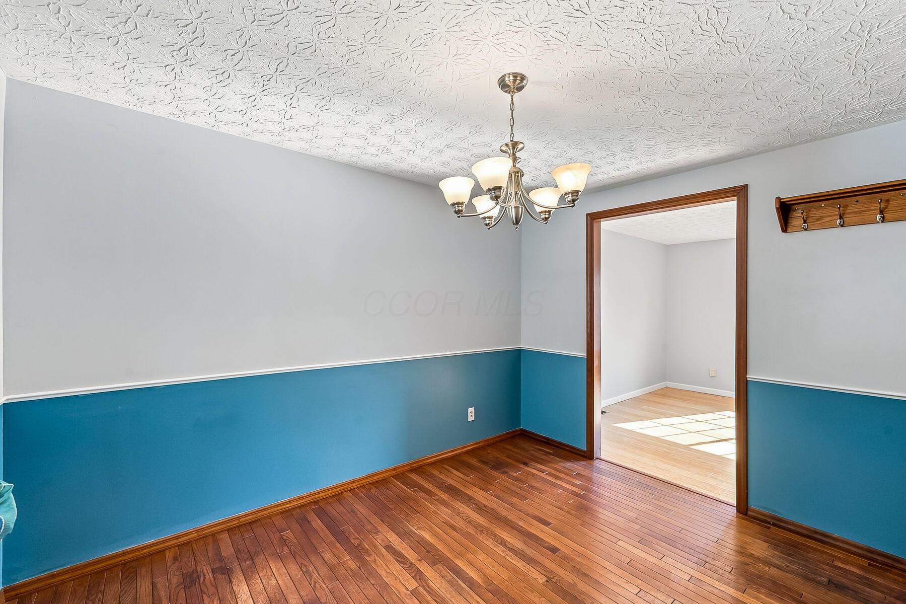 8749 Scarsdale Boulevard Property Photo 14