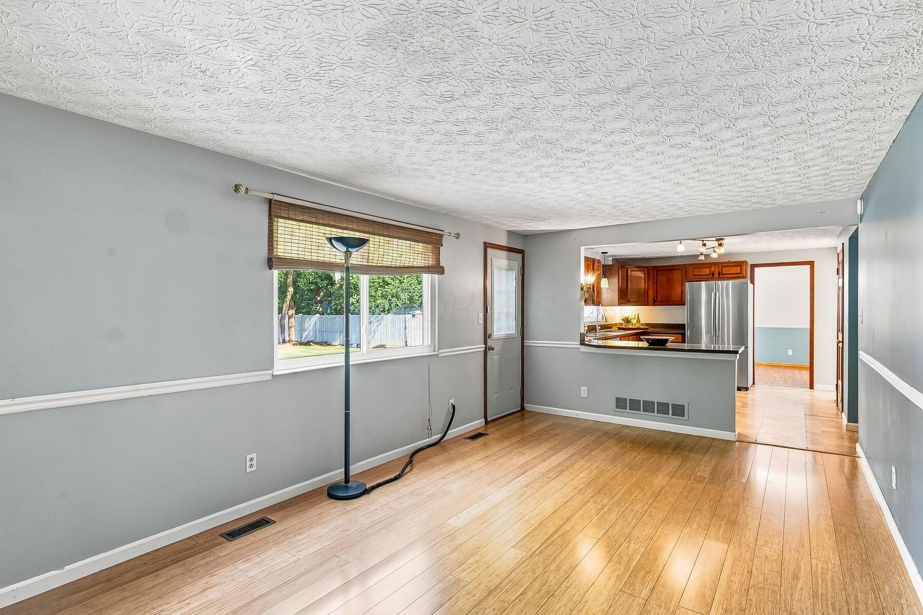 8749 Scarsdale Boulevard Property Photo 15