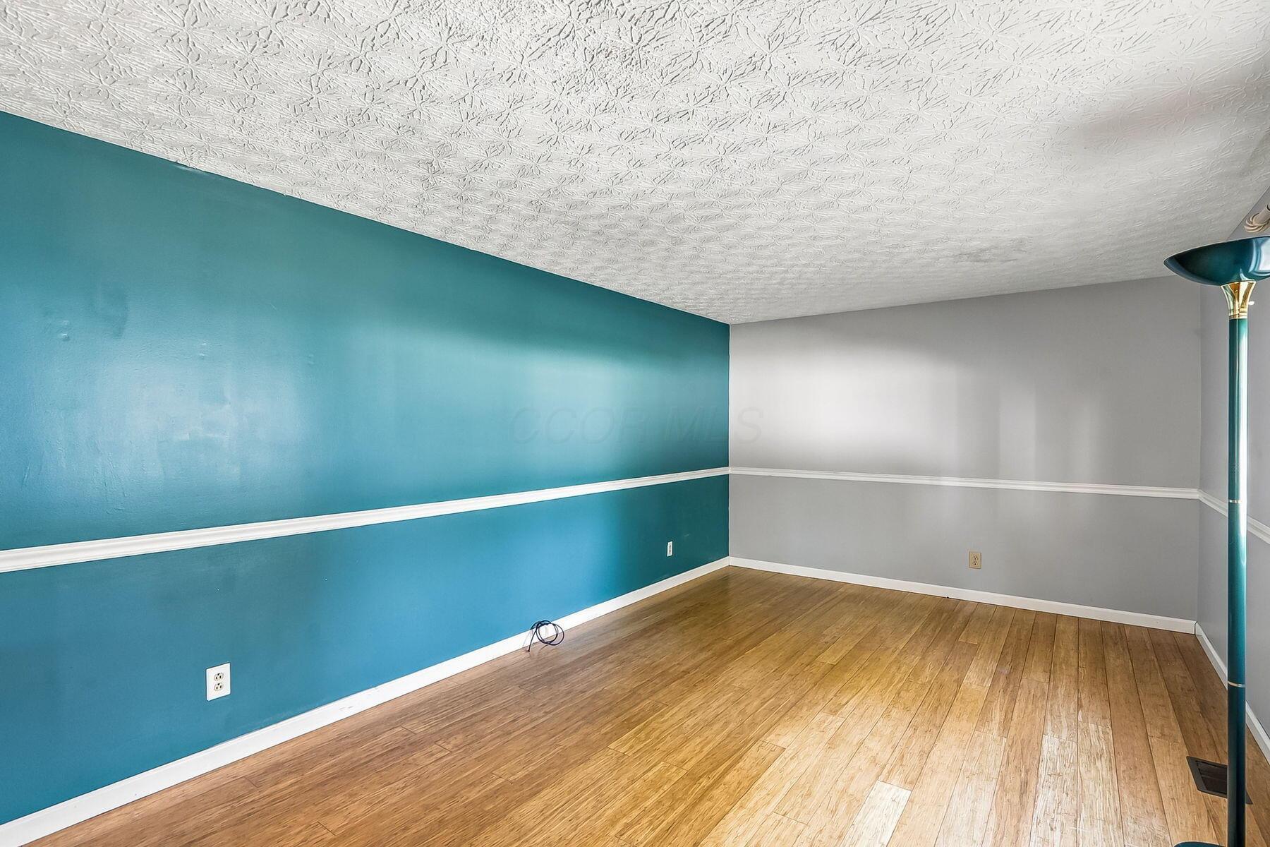 8749 Scarsdale Boulevard Property Photo 16