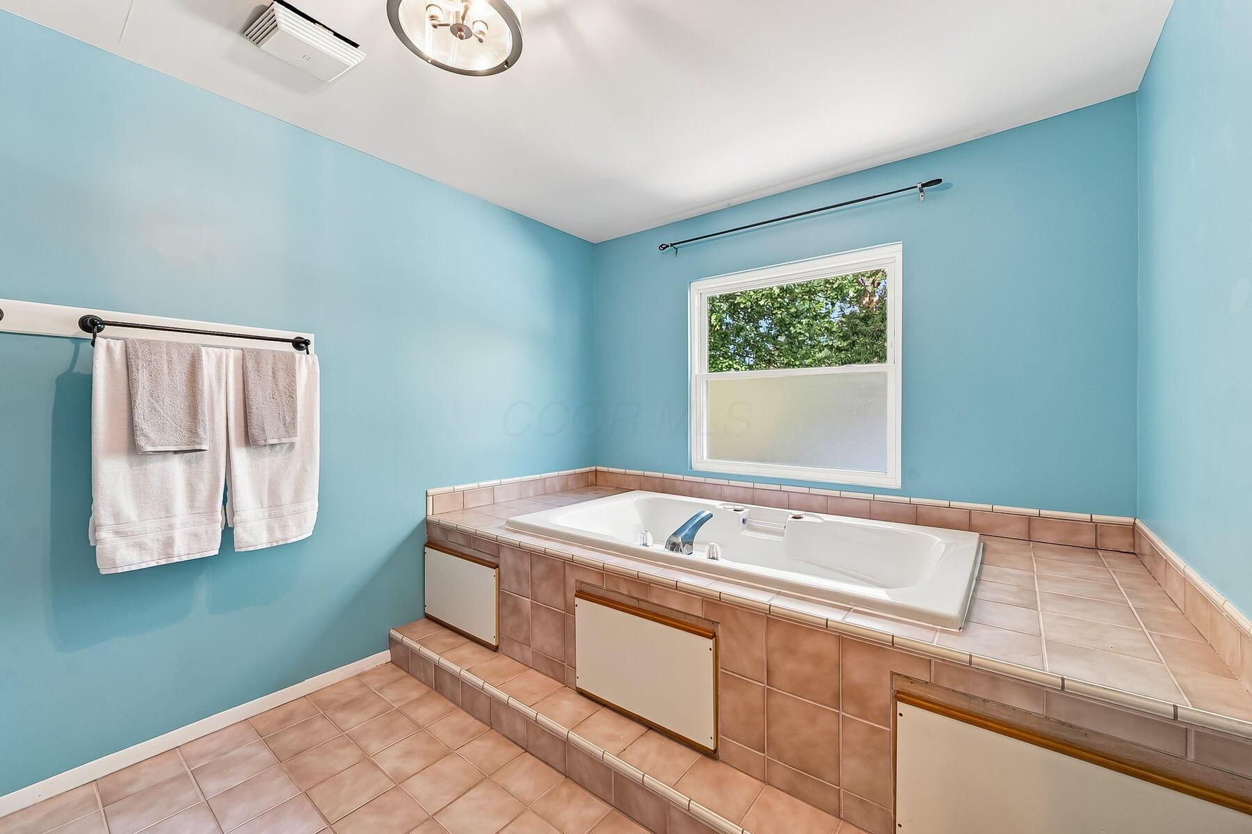 8749 Scarsdale Boulevard Property Photo 24