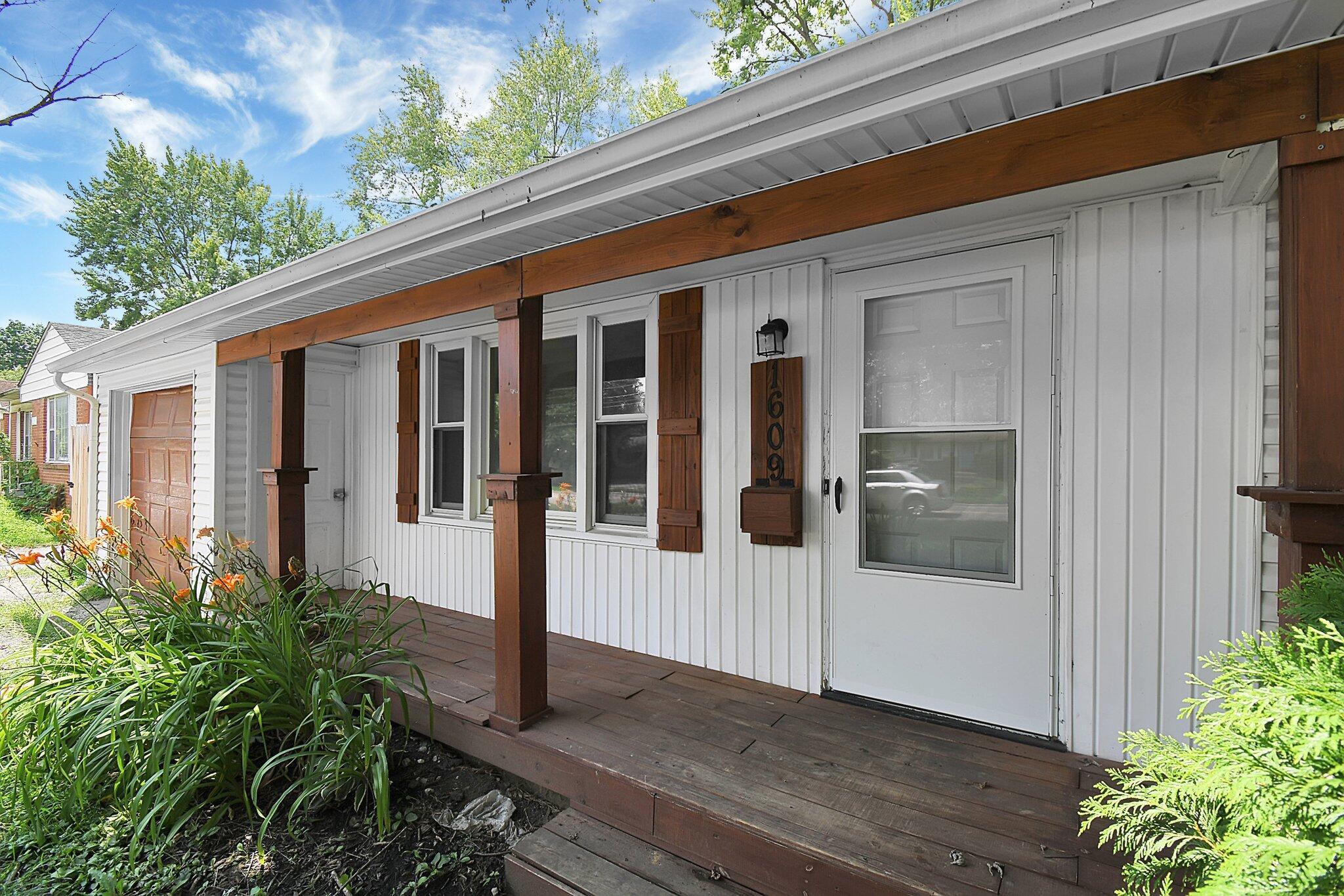 1609 Courtright Road Property Photo 1