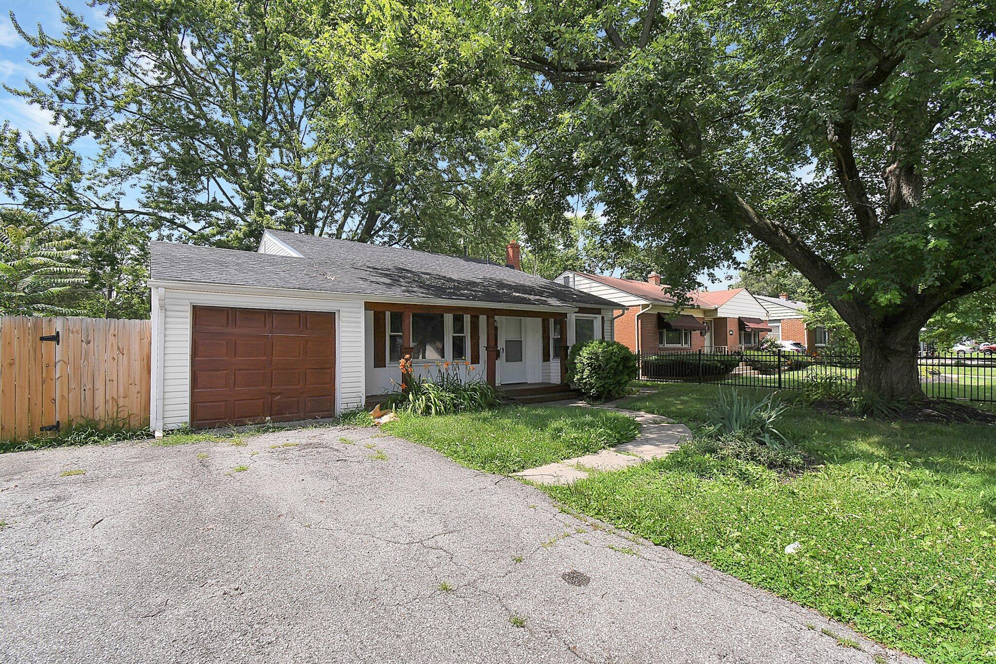 1609 Courtright Road Property Photo 3