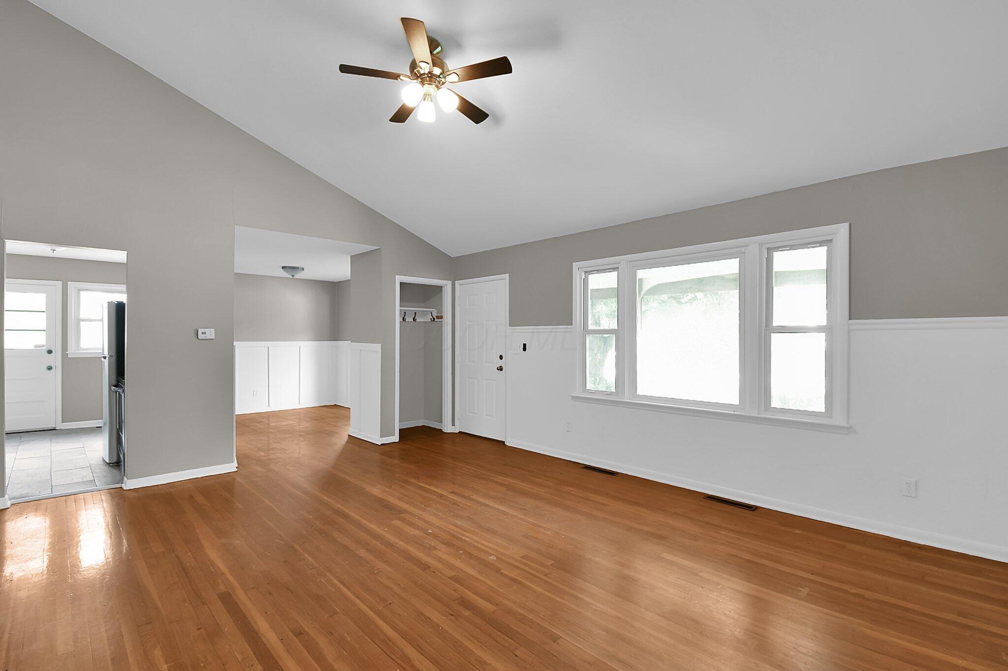 1609 Courtright Road Property Photo 4