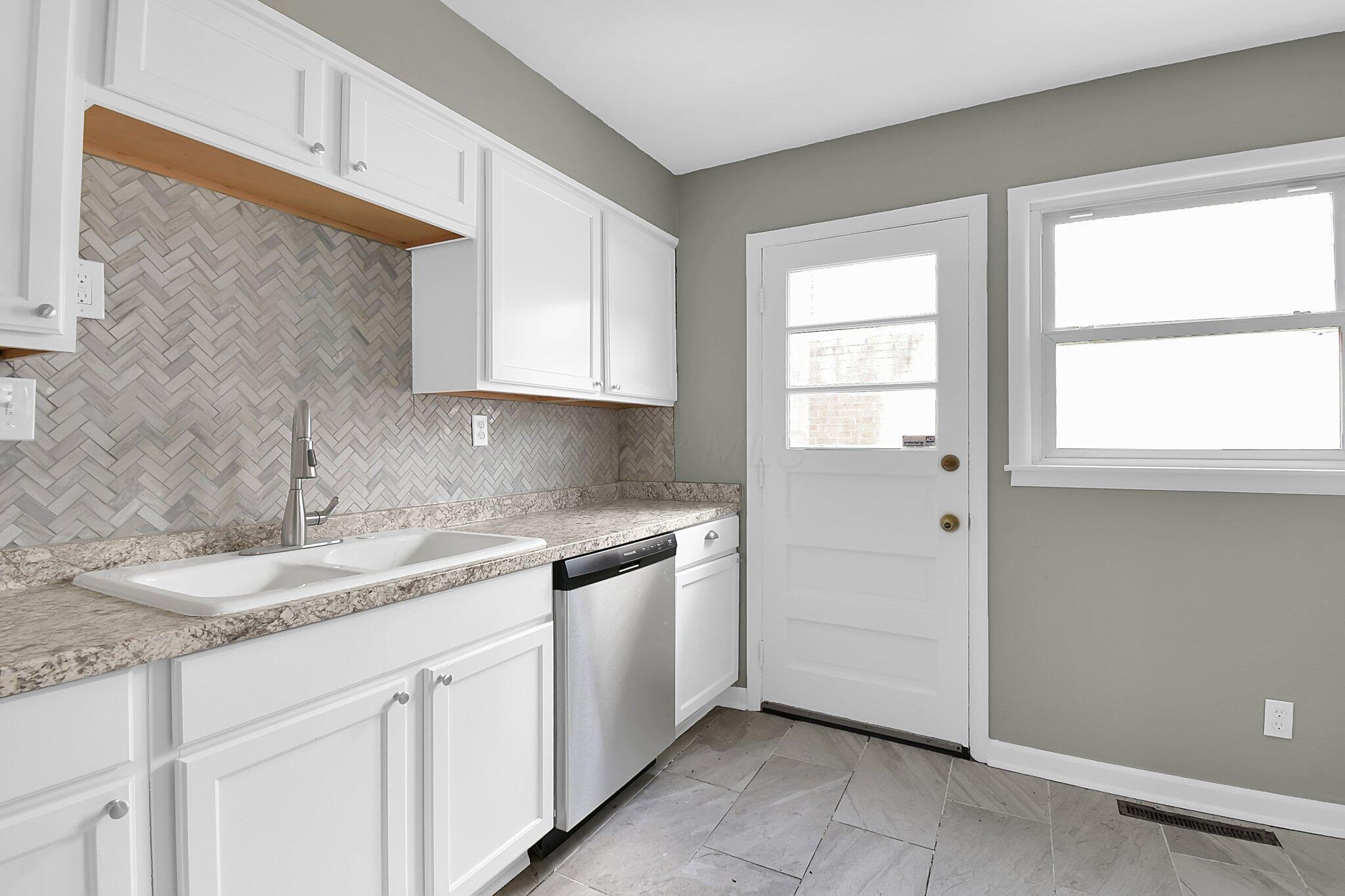 1609 Courtright Road Property Photo 11