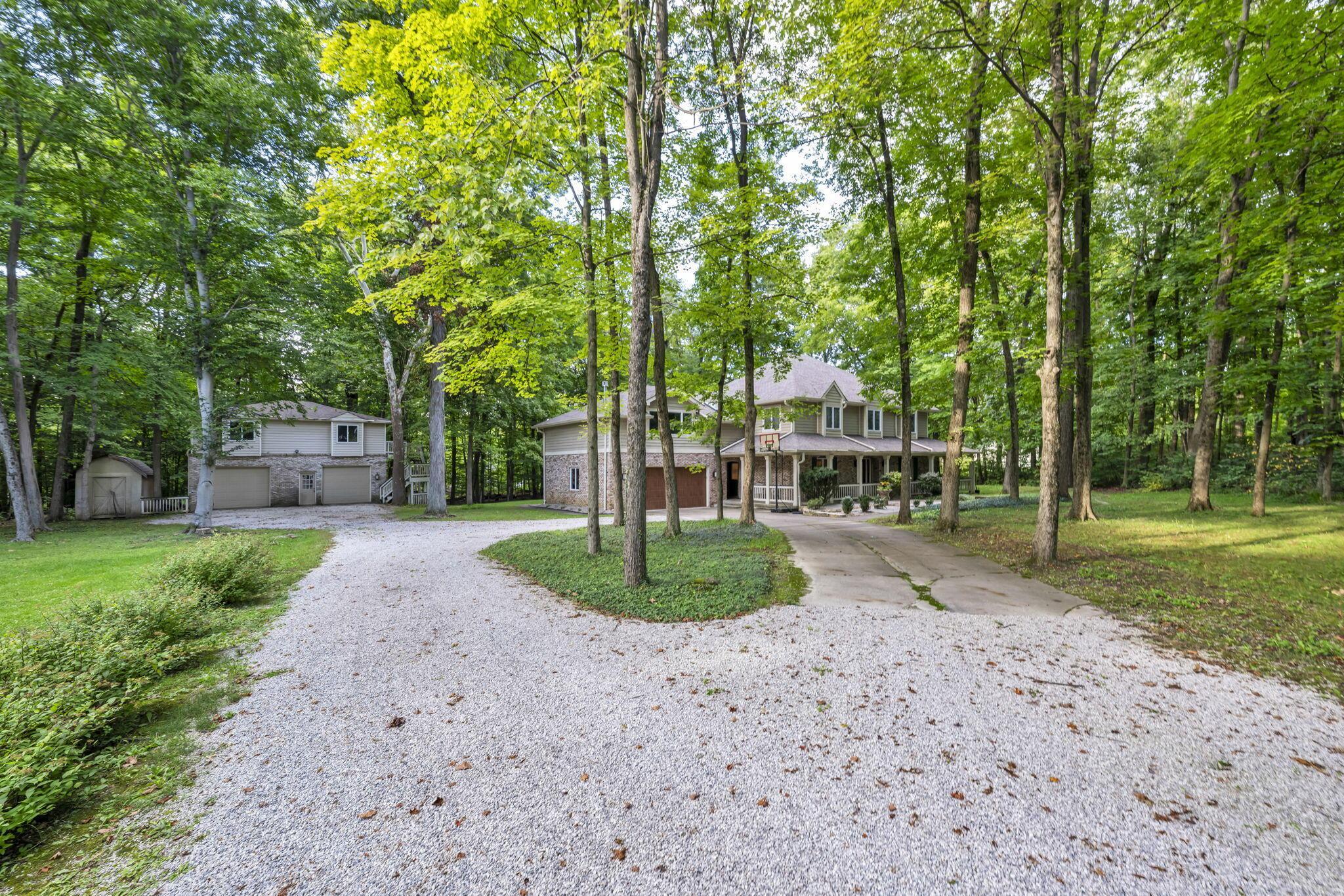 5101 Hawthorne Valley Drive Property Photo 3
