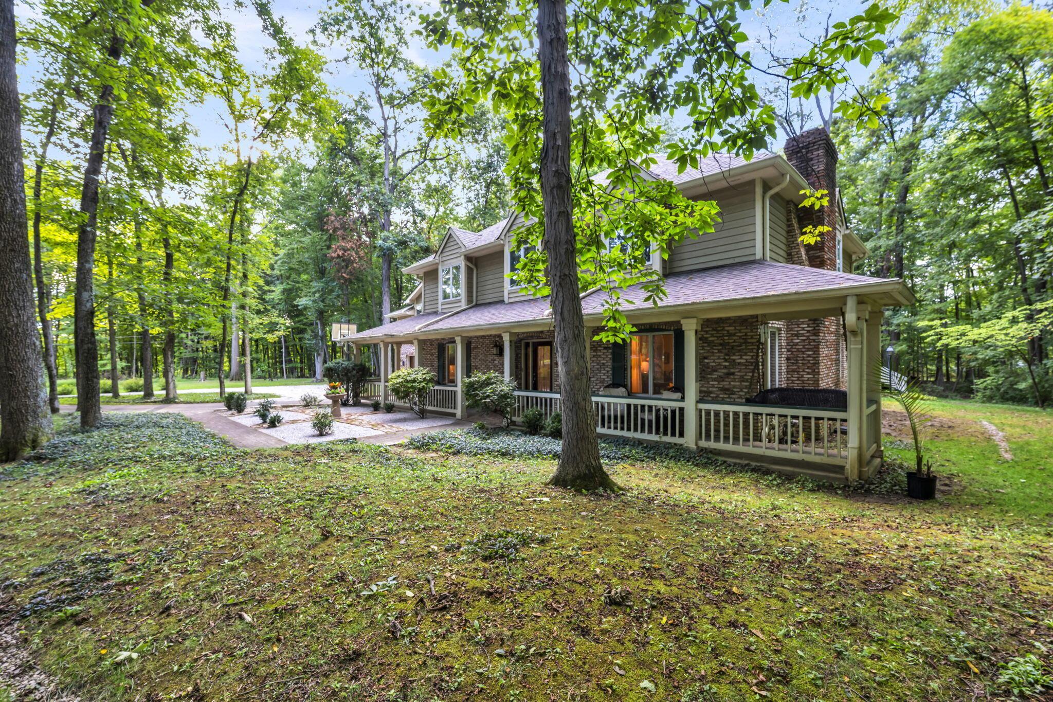 5101 Hawthorne Valley Drive Property Photo 4