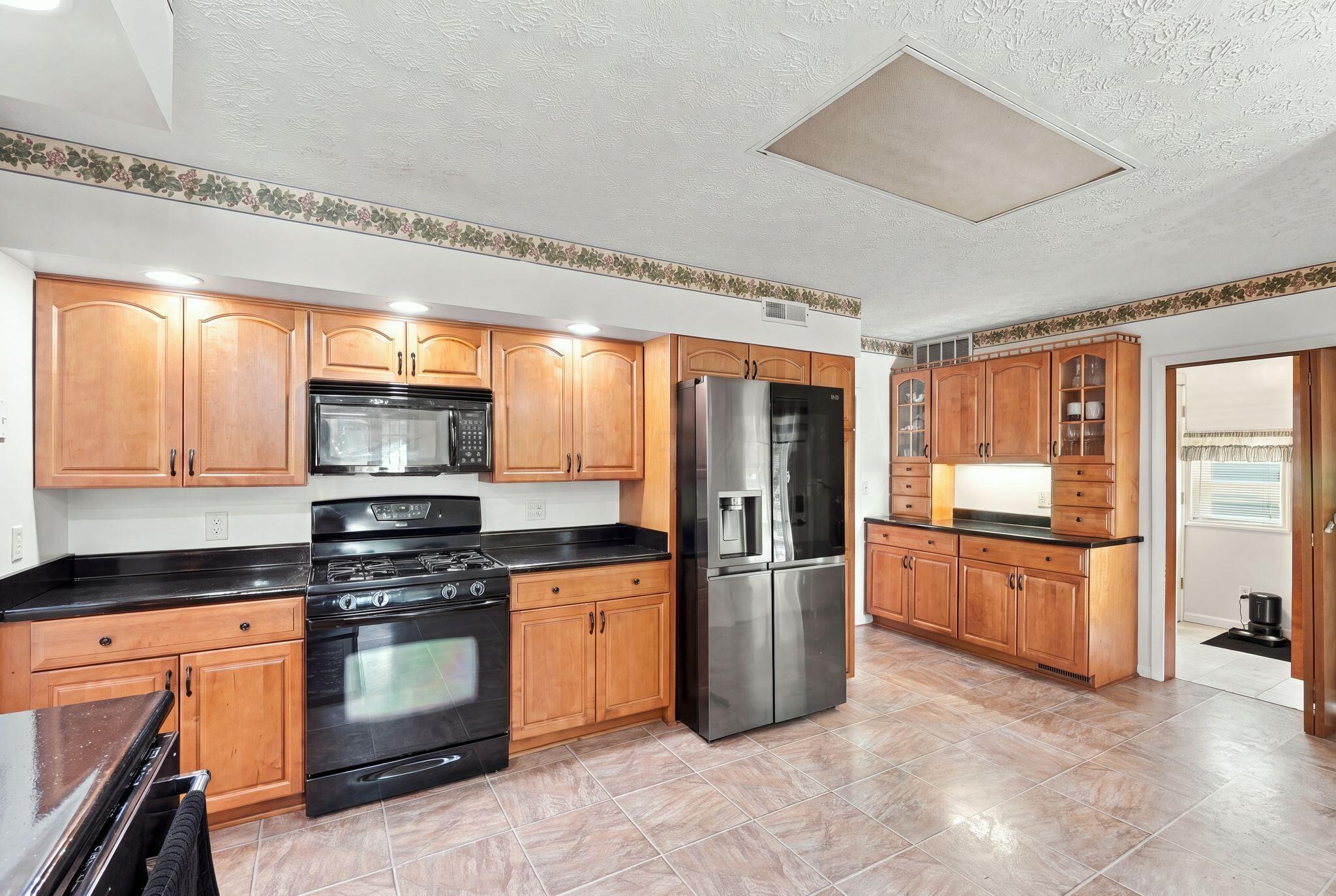 471 E Center Street Property Photo 5