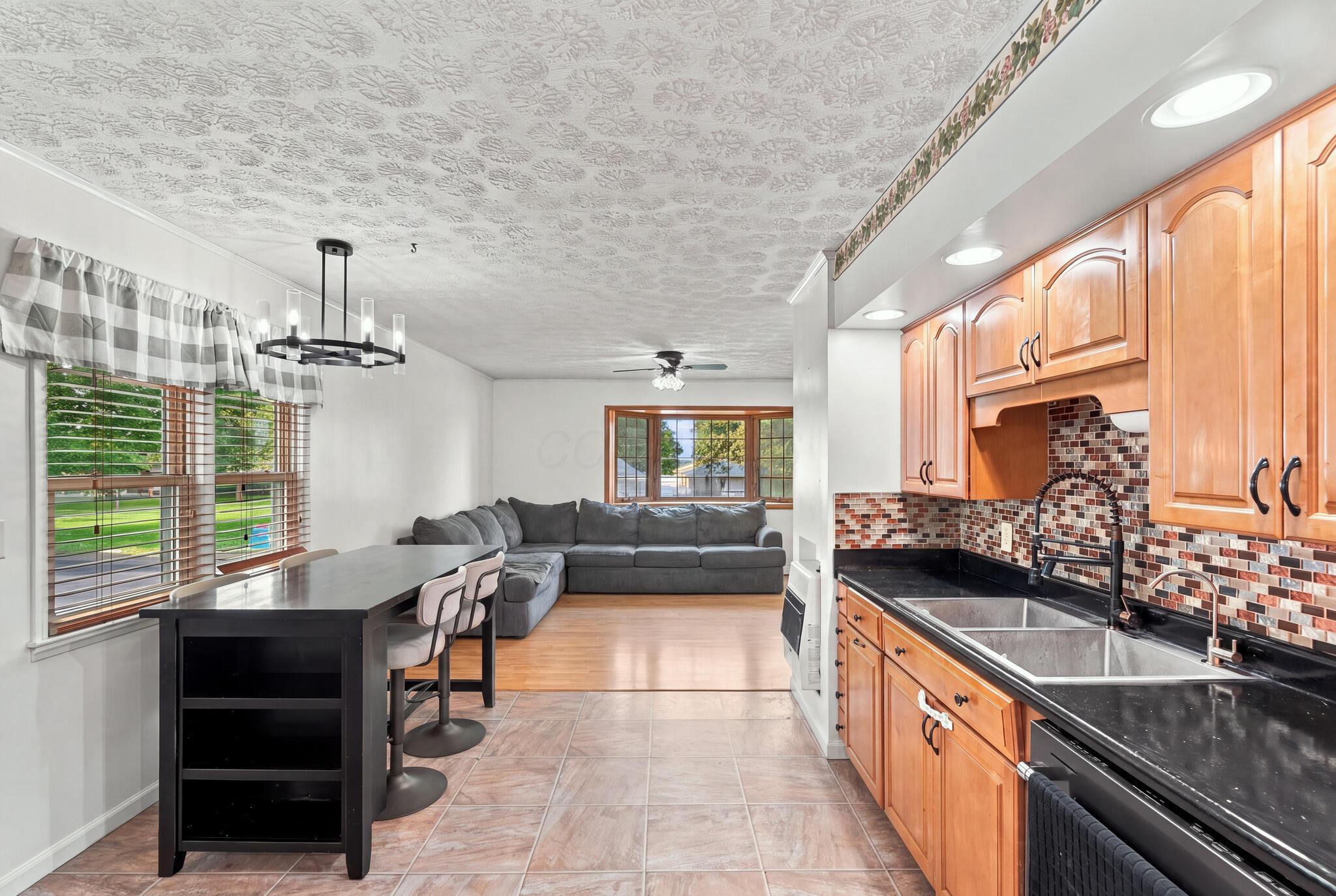 471 E Center Street Property Photo 10