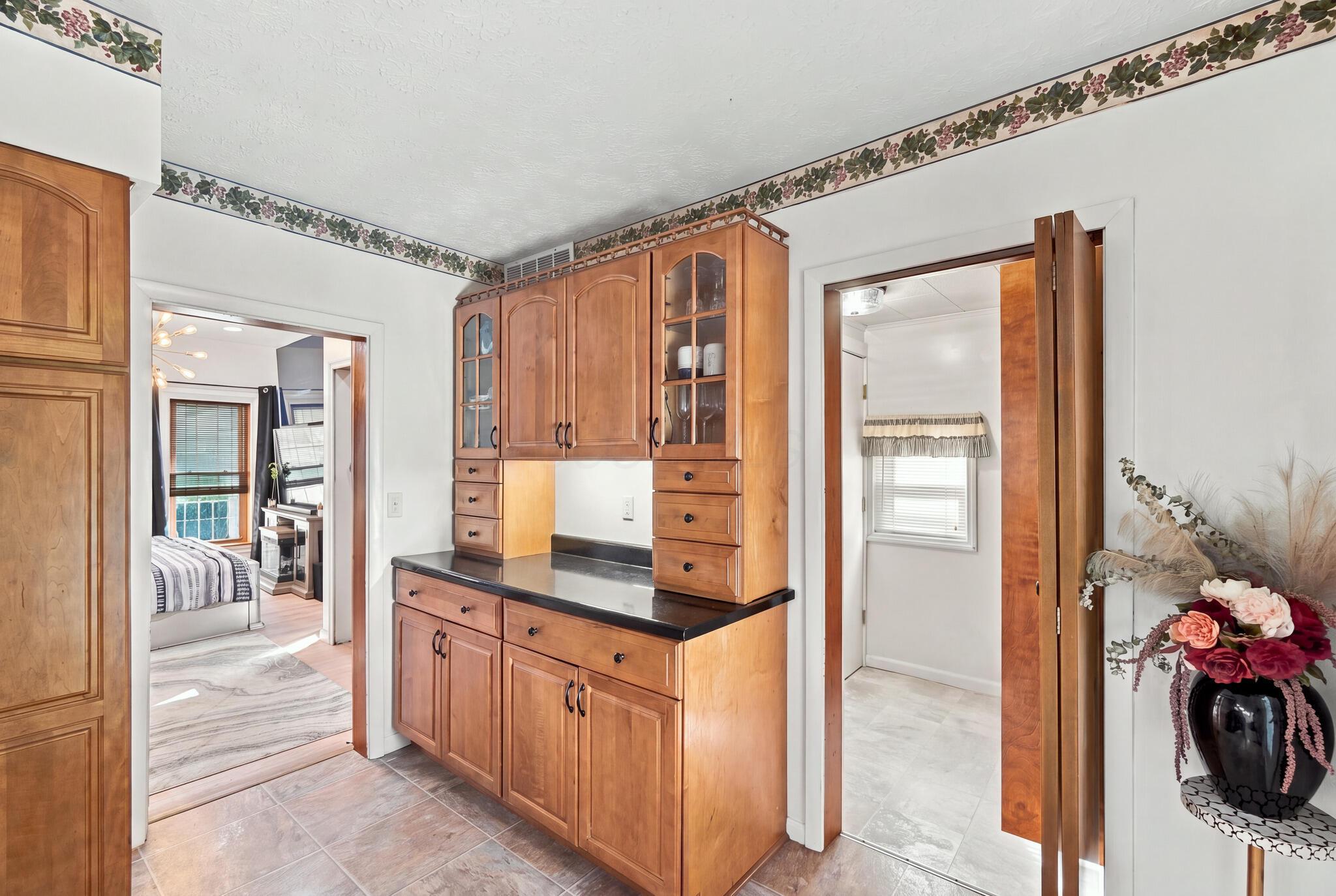 471 E Center Street Property Photo 11