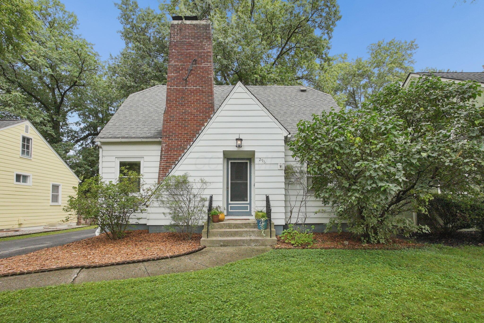 296 E Beaumont Road Property Photo 1