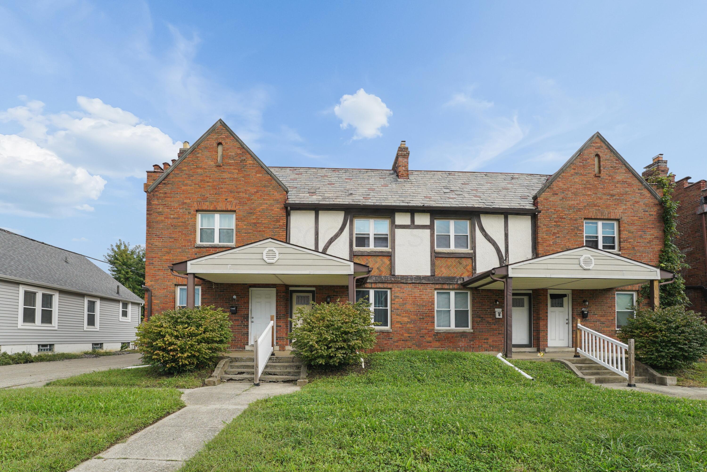 1652 E Sycamore Street Property Photo 2