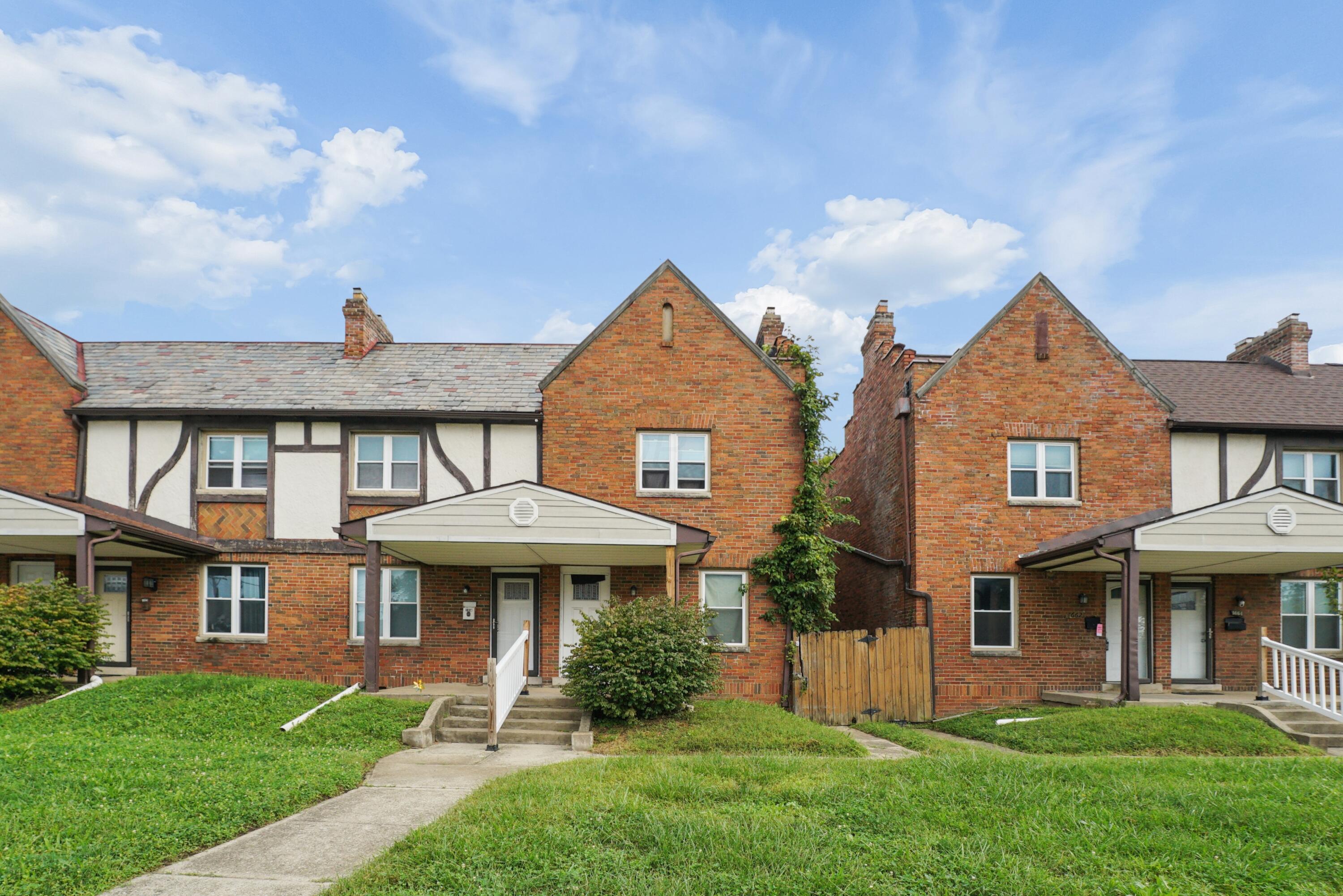 1652 E Sycamore Street Property Photo 4