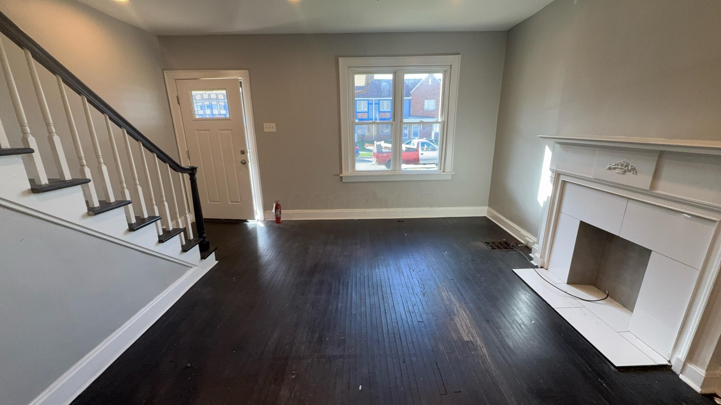 1652 E Sycamore Street Property Photo 6