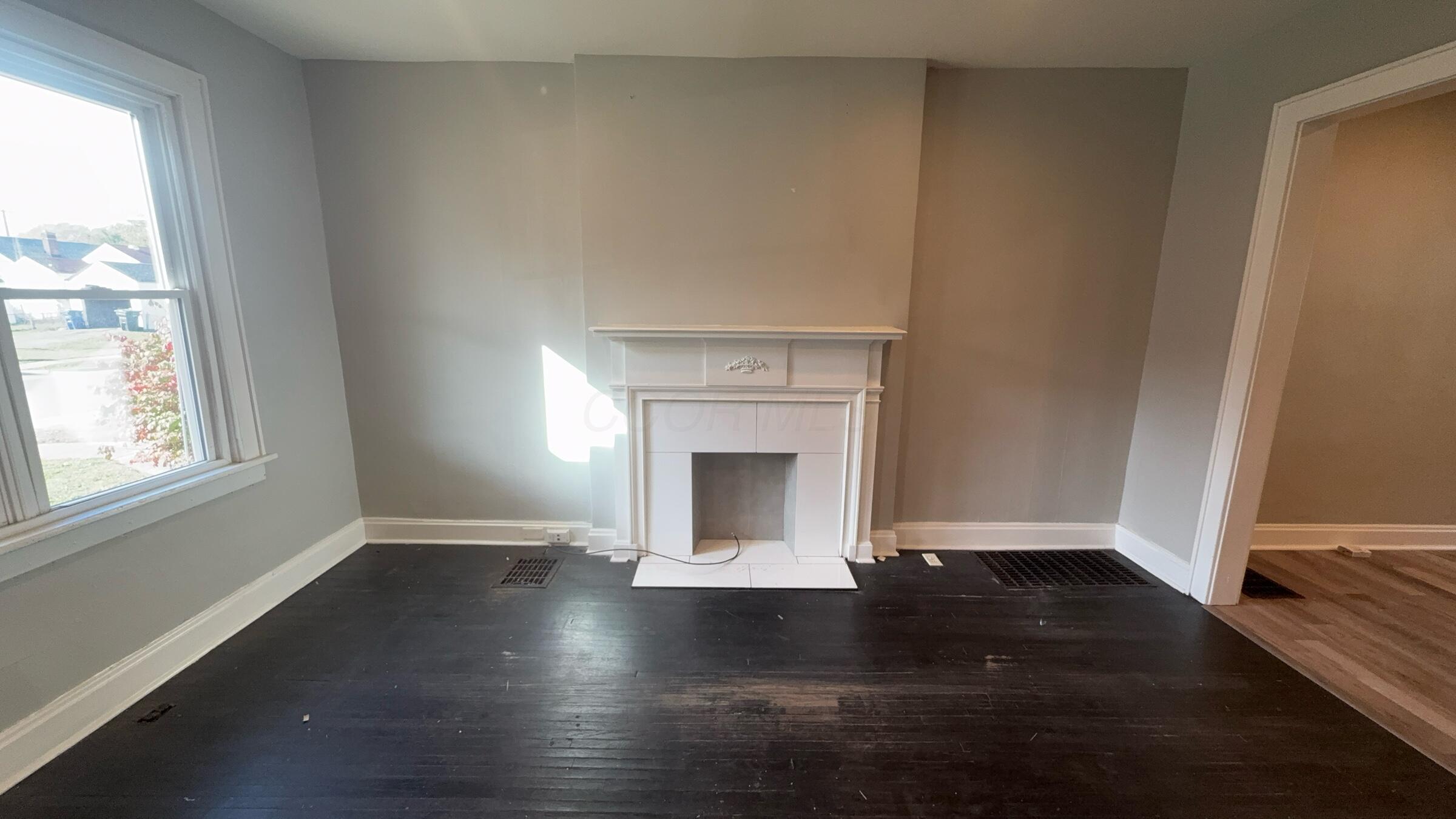 1652 E Sycamore Street Property Photo 9