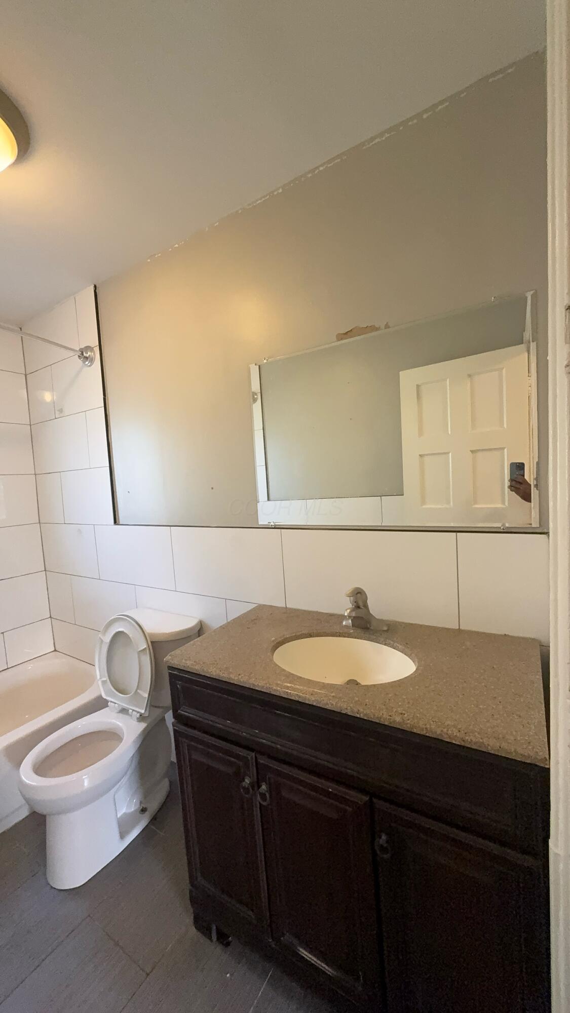 1652 E Sycamore Street Property Photo 19