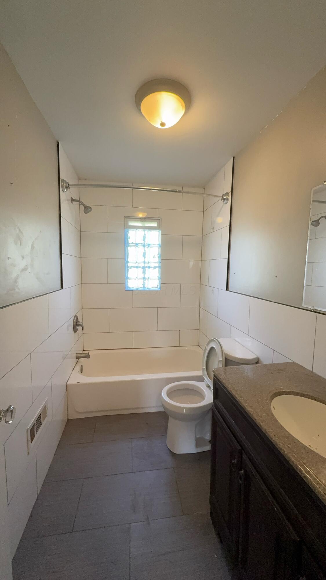 1652 E Sycamore Street Property Photo 20