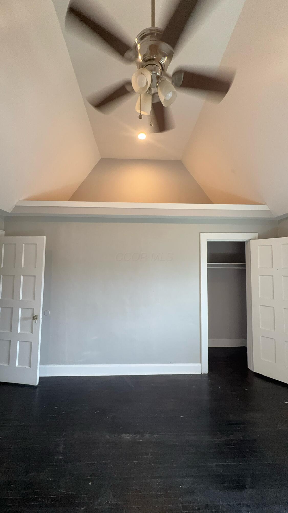 1652 E Sycamore Street Property Photo 22