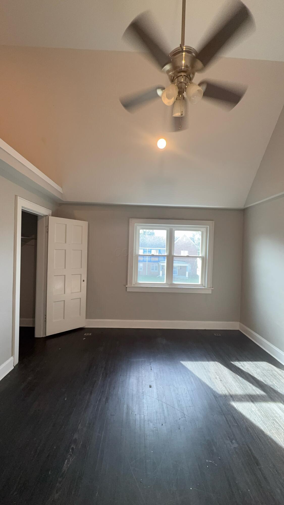 1652 E Sycamore Street Property Photo 25