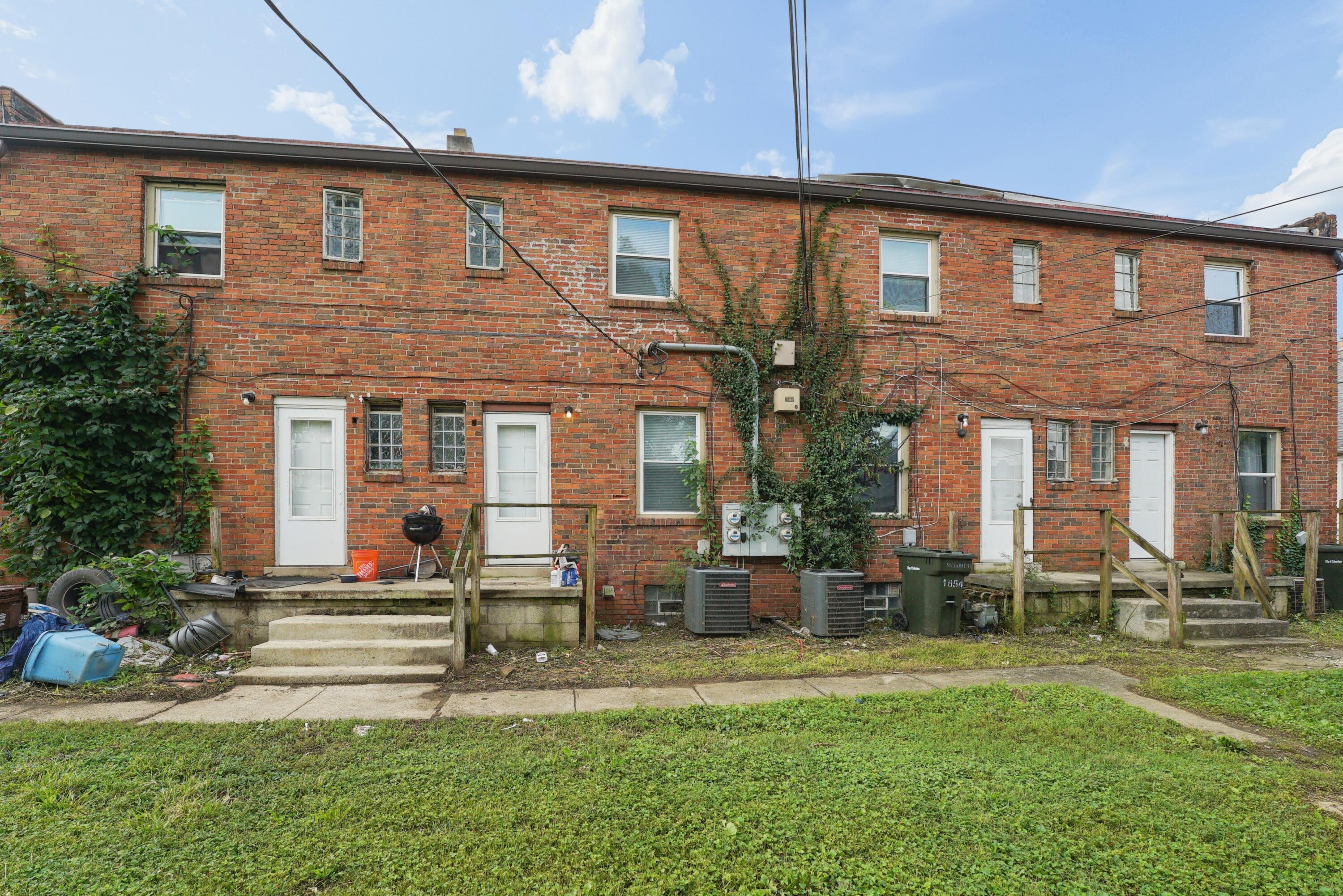 1652 E Sycamore Street Property Photo 29