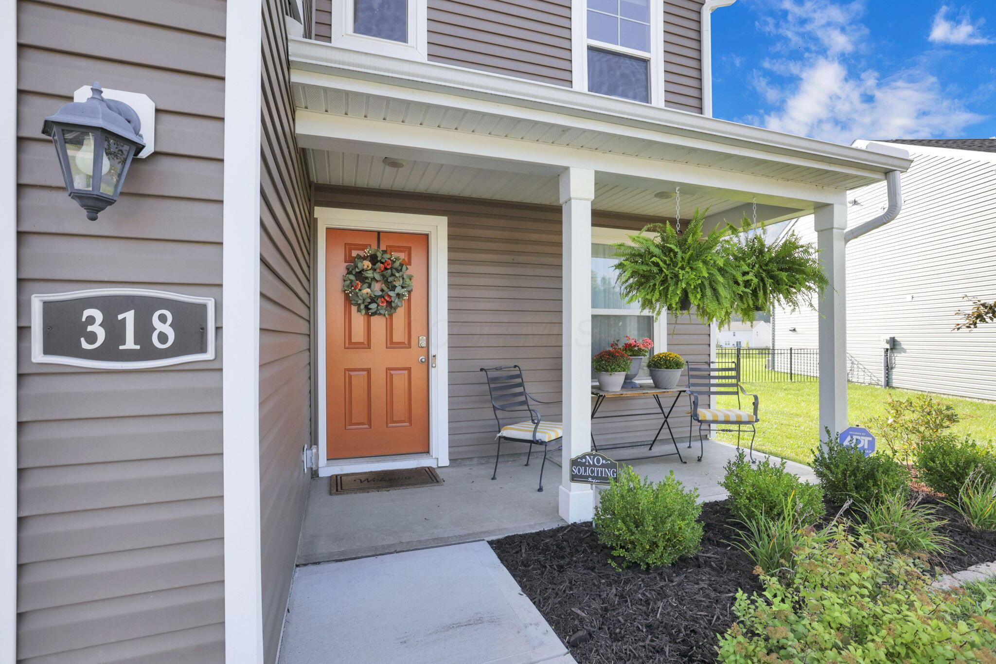 318 Trinity Way W Property Photo 3