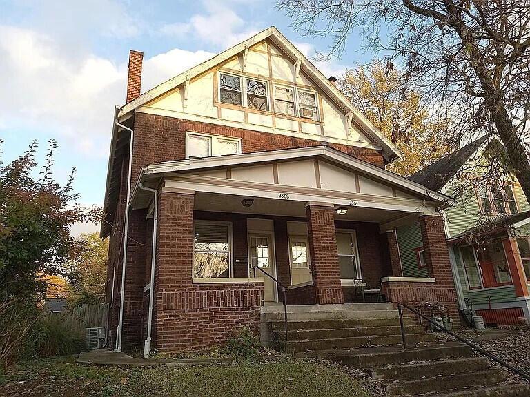 2364-2368 Summit Street Property Photo 2