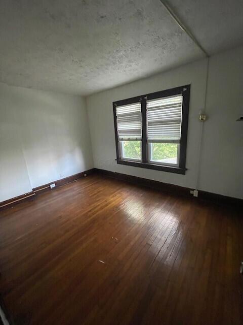 2364-2368 Summit Street Property Photo 11