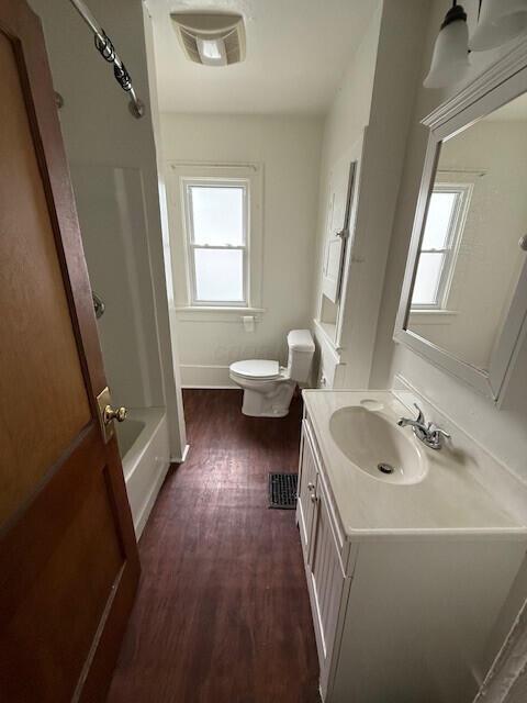2364-2368 Summit Street Property Photo 16