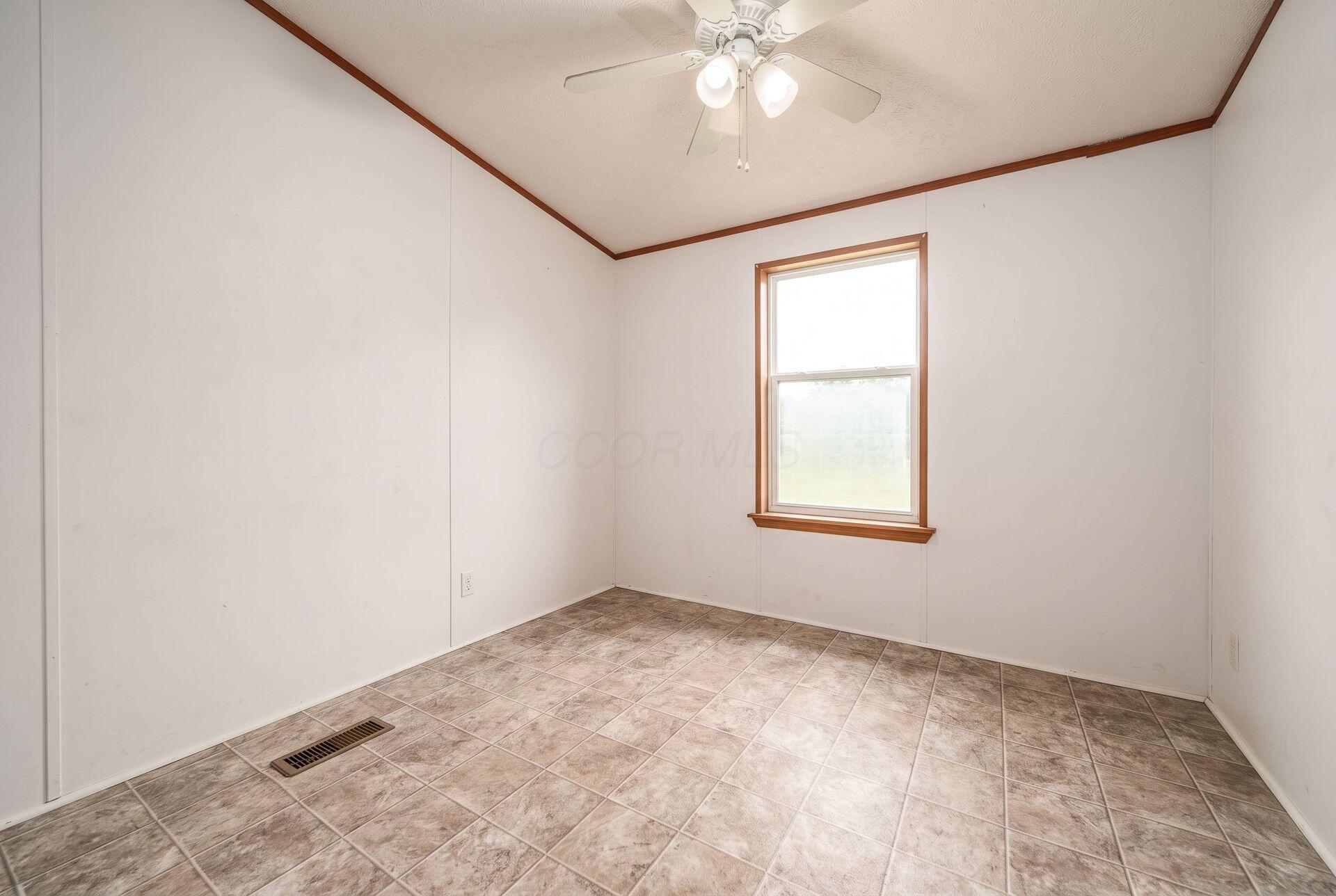 985 Scarlett Lane Property Photo 33