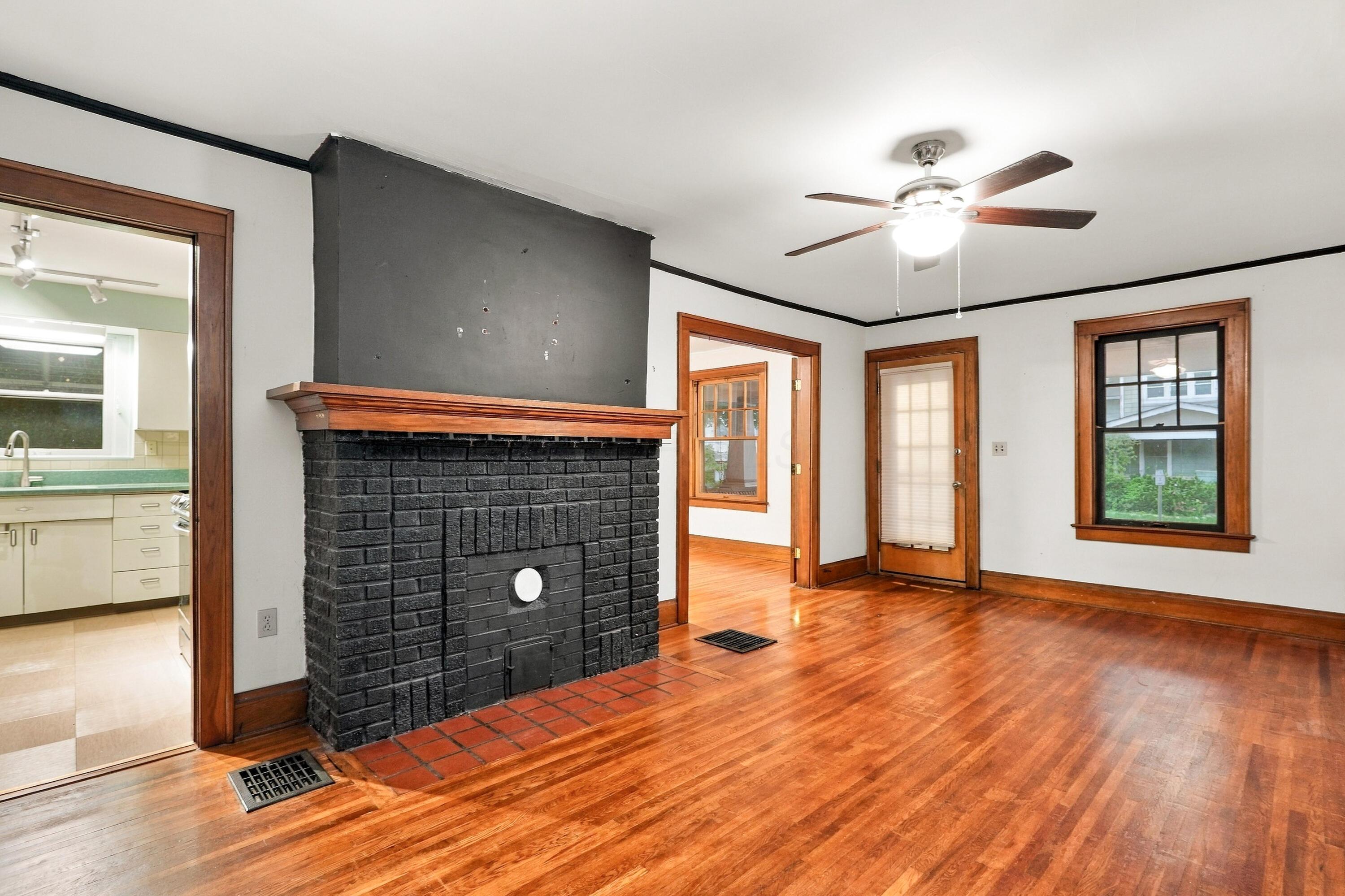 3264 Milton Avenue Property Photo 3