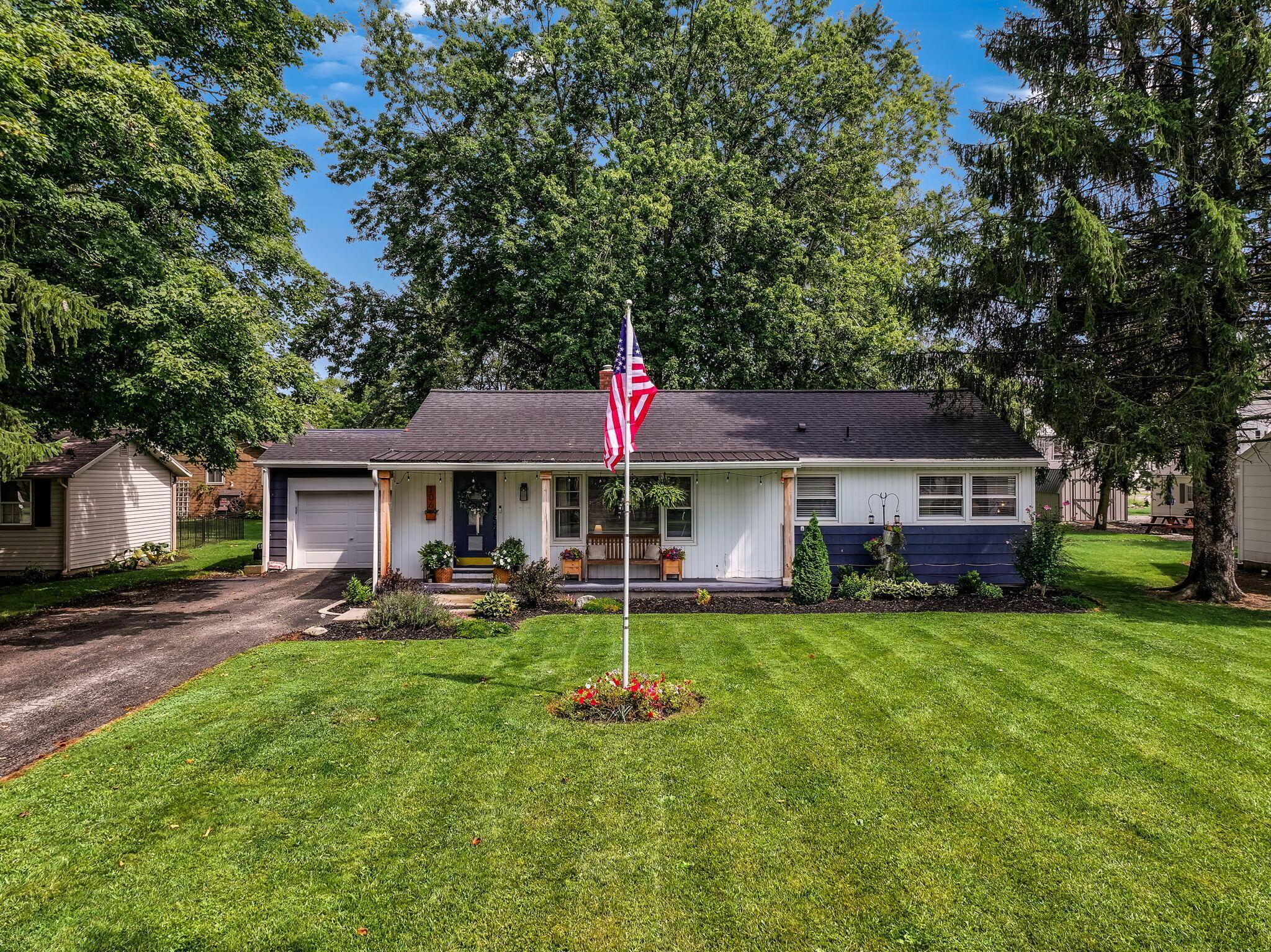 106 8th Street Property Photo 1